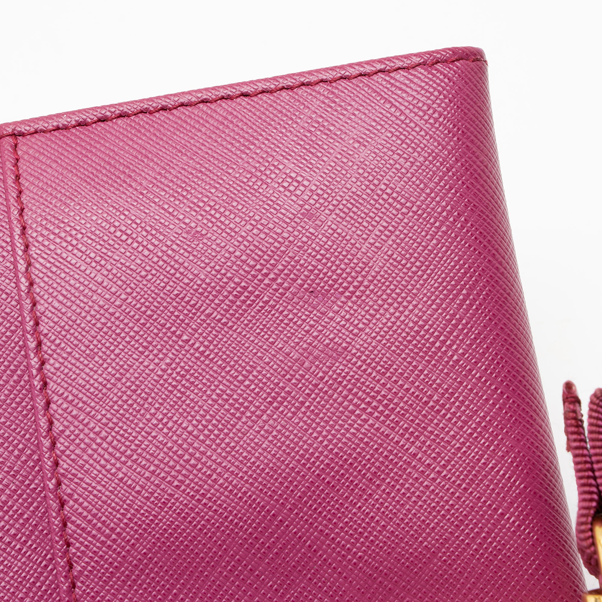 Ferragamo Saffiano Miss Vara Bow Continental Wallet