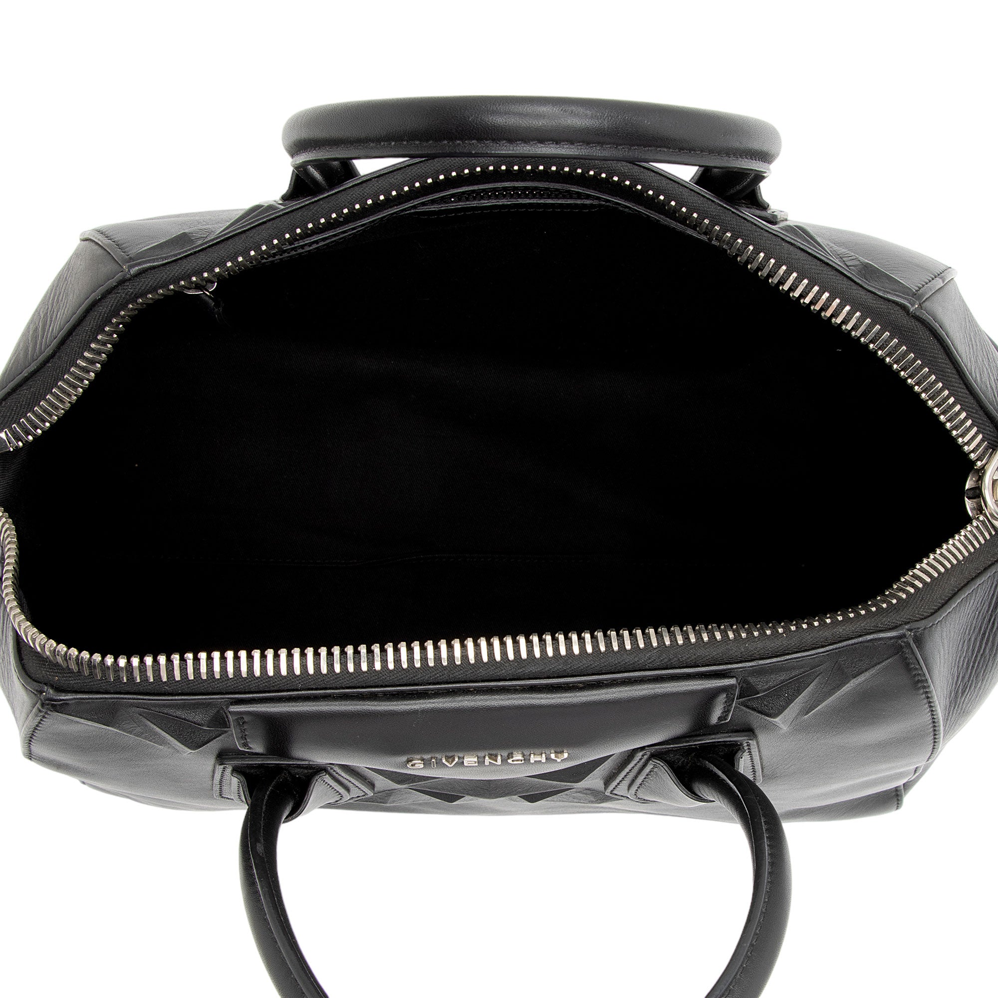 Givenchy Calfskin 3D Antigona Medium Satchel (SHF-O2REwL)