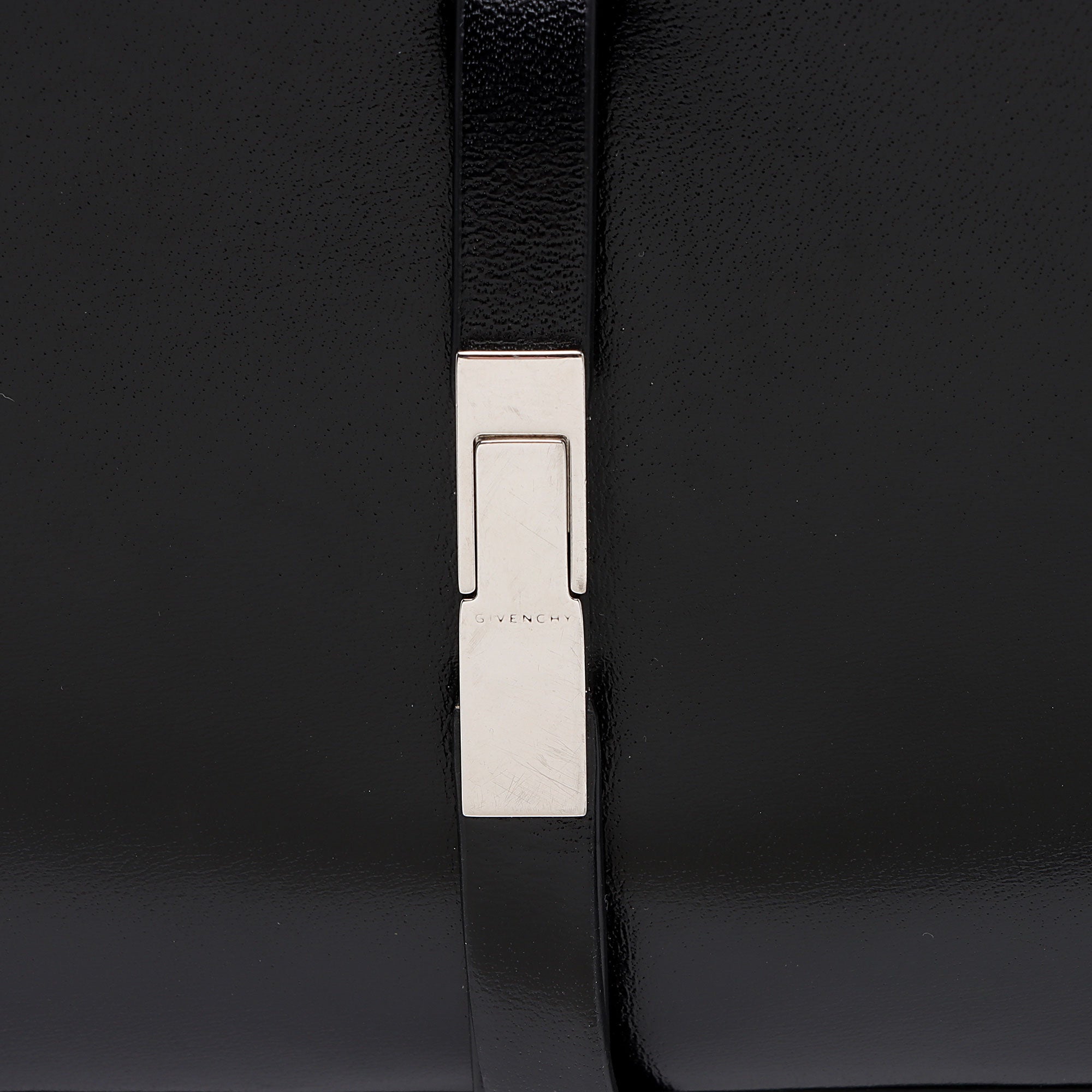 Givenchy Calfskin Cut Out Mini G Cube Chain Bag (SHF-AOJysH)