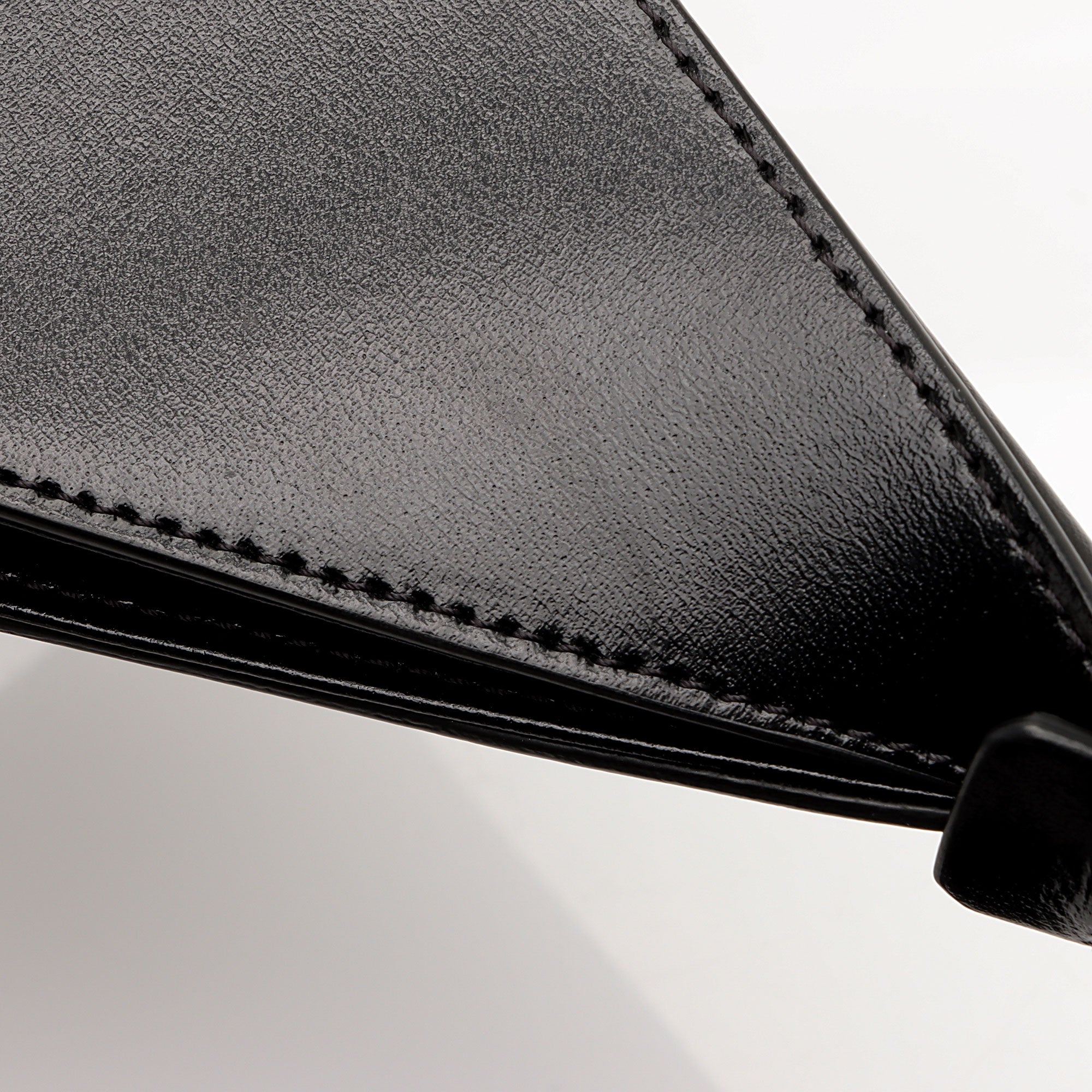 Givenchy Calfskin Cut Out Mini G Cube Chain Bag (SHF-AOJysH)