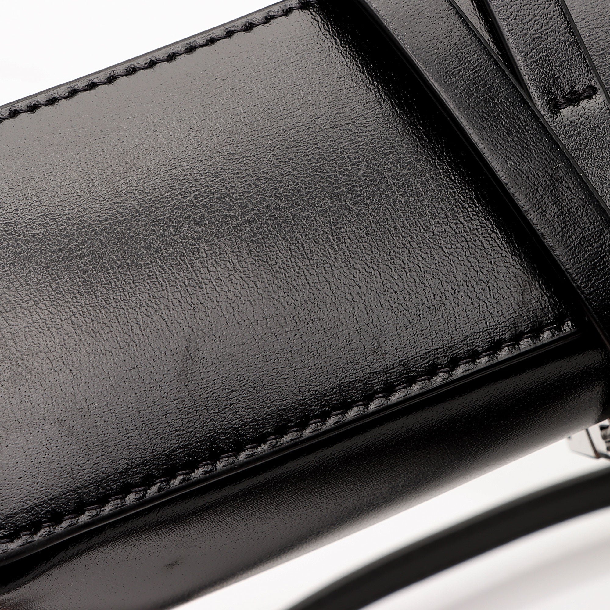 Givenchy Calfskin Cut Out Mini G Cube Chain Bag (SHF-AOJysH)