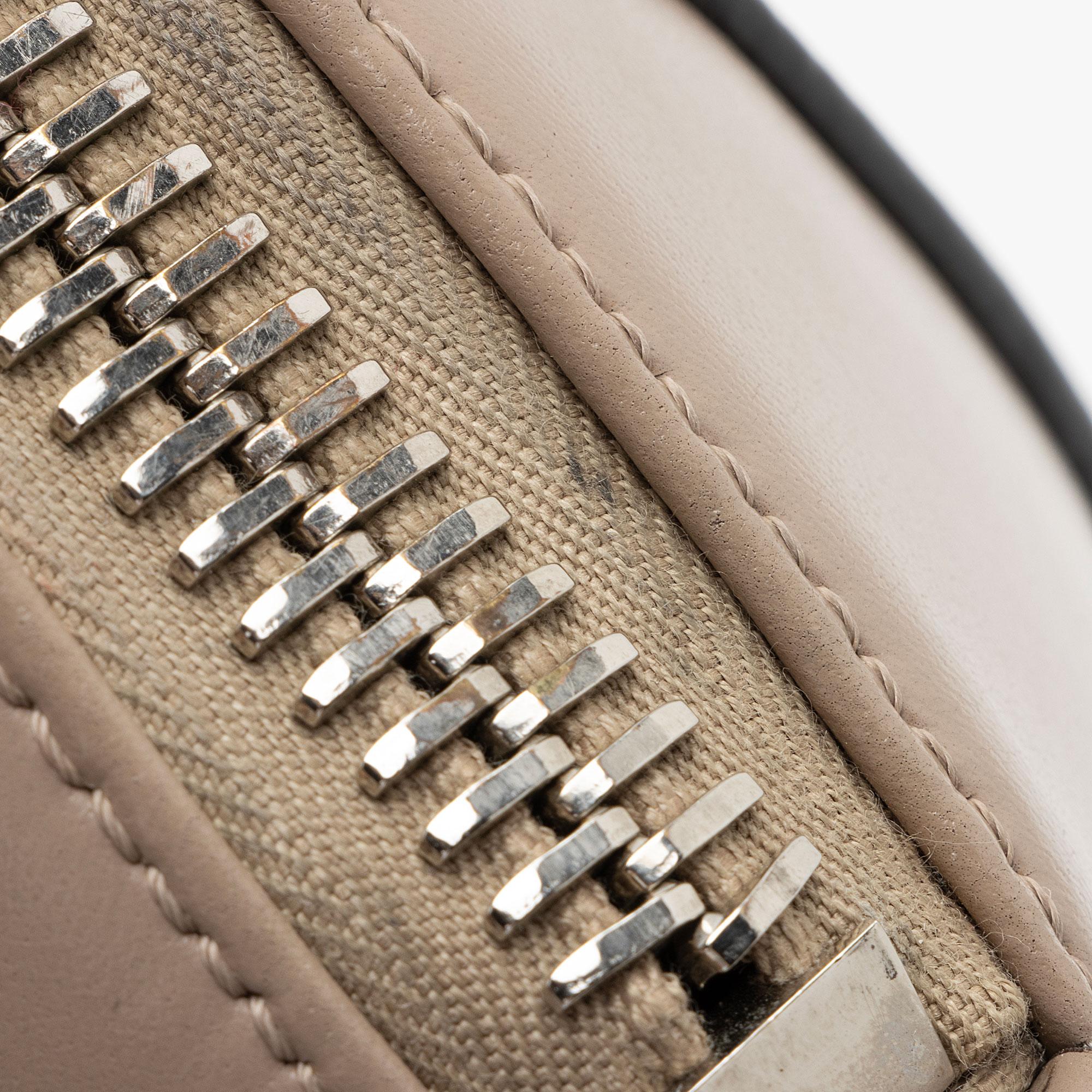 Givenchy Glazed Leather Antigona Small Satchel (SHF-Tf0lMp)