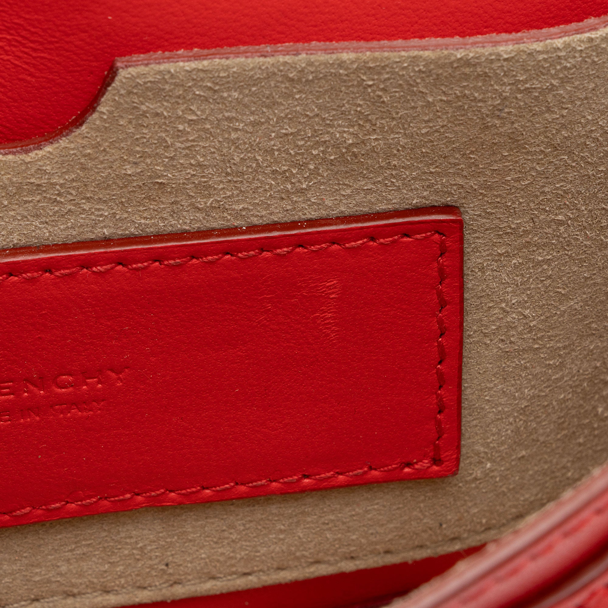 Givenchy Quilted Goatskin GV3 Pocket Mini Convertible Pouch (SHF-c5S4al)