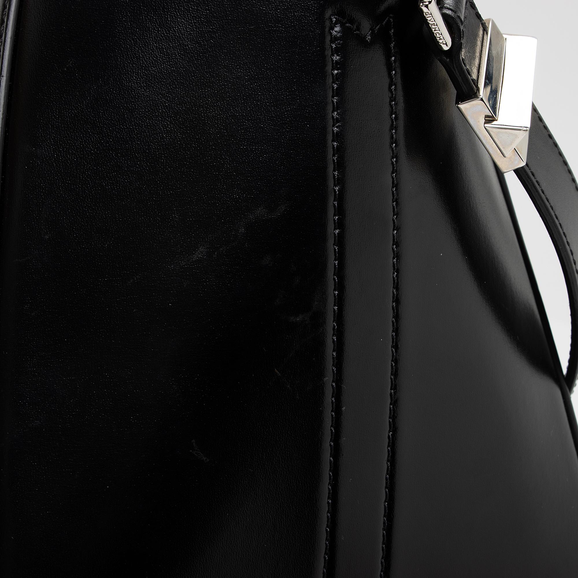 Givenchy Calfskin Antigona Medium Satchel (SHF-mzhI1q)