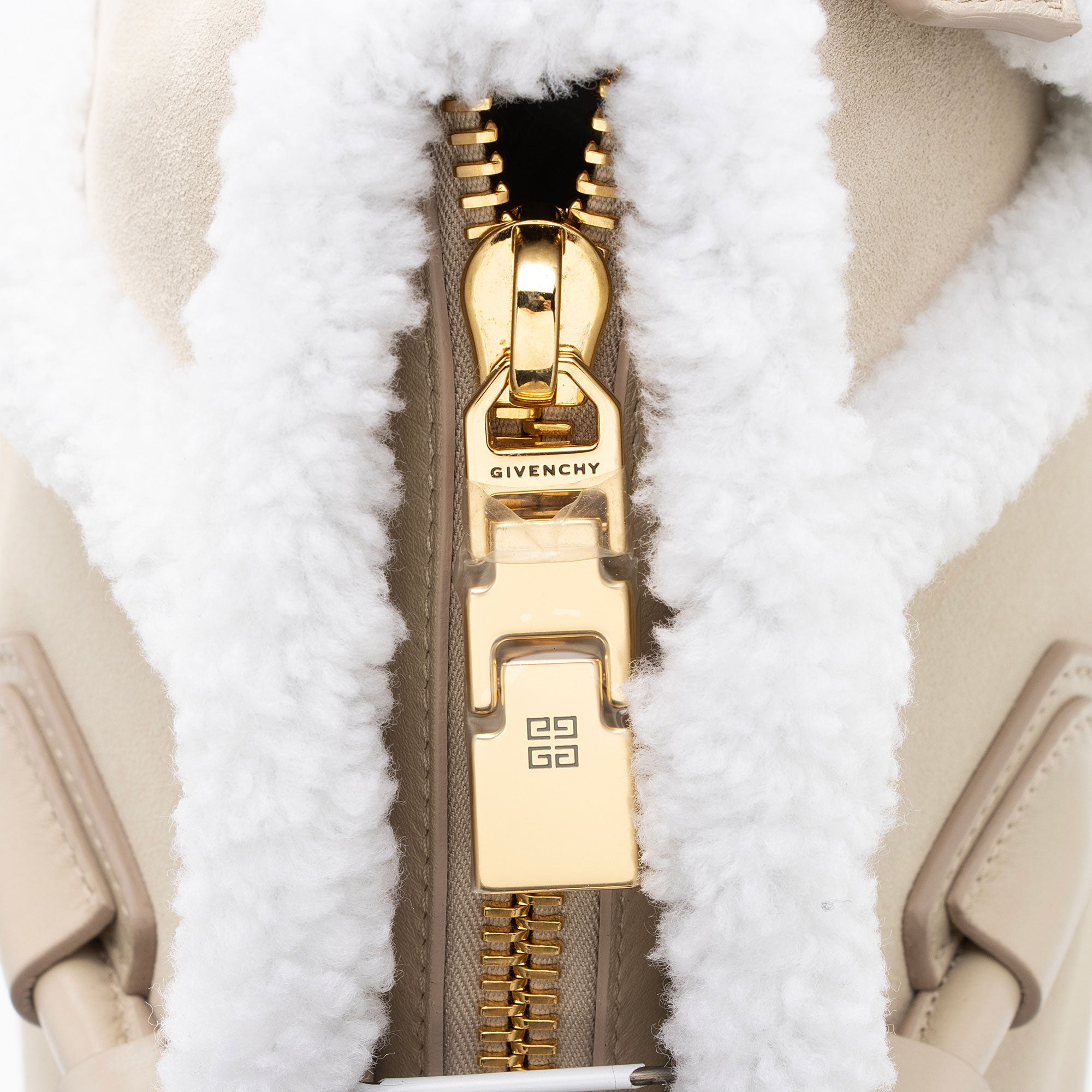 Givenchy Suede Shearling Antigona Small Satchel (SHF-JX84jh)