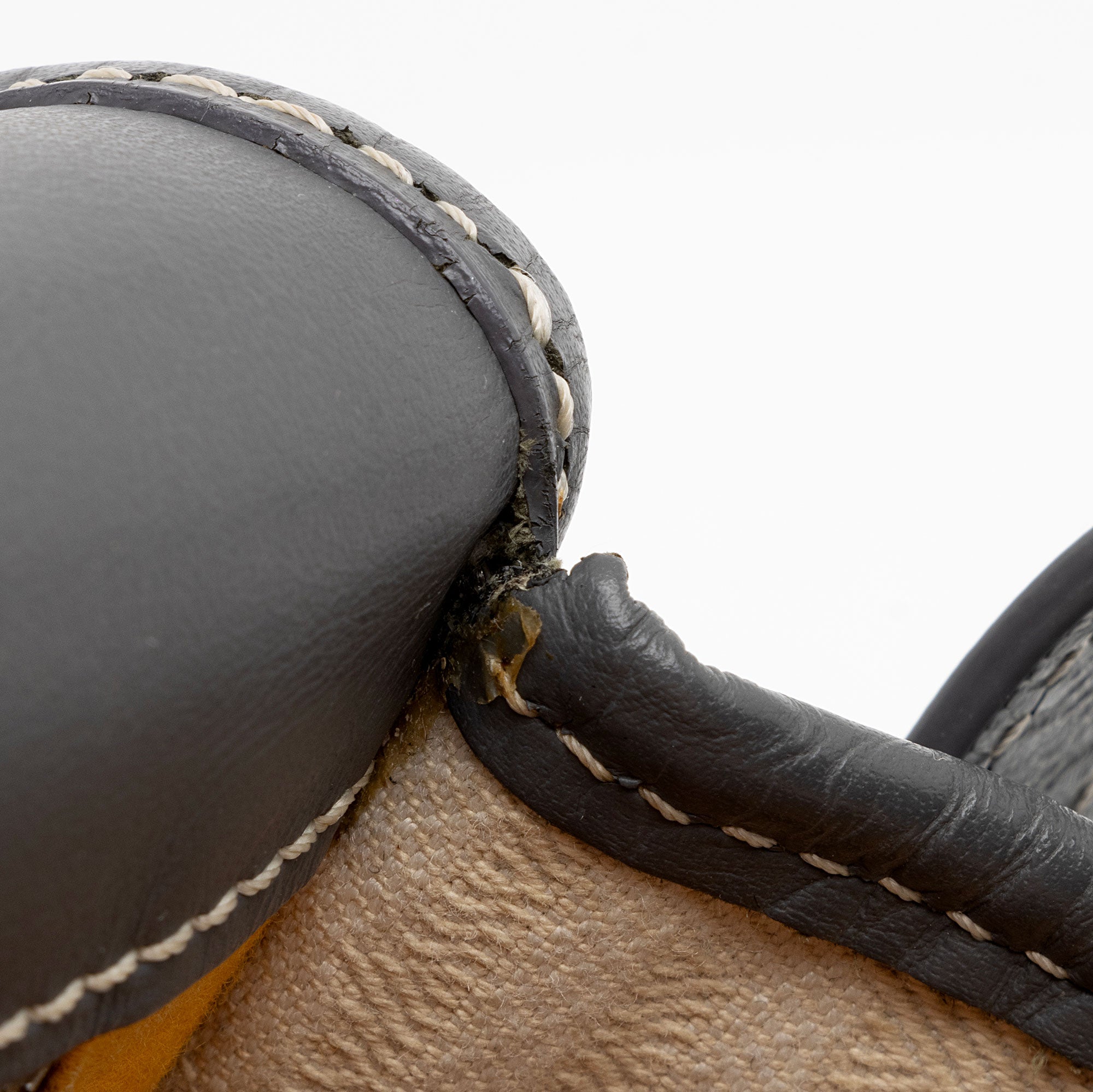 Goyard Goyardine Belvedere PM Messenger Bag (SHF-bfTOOS)