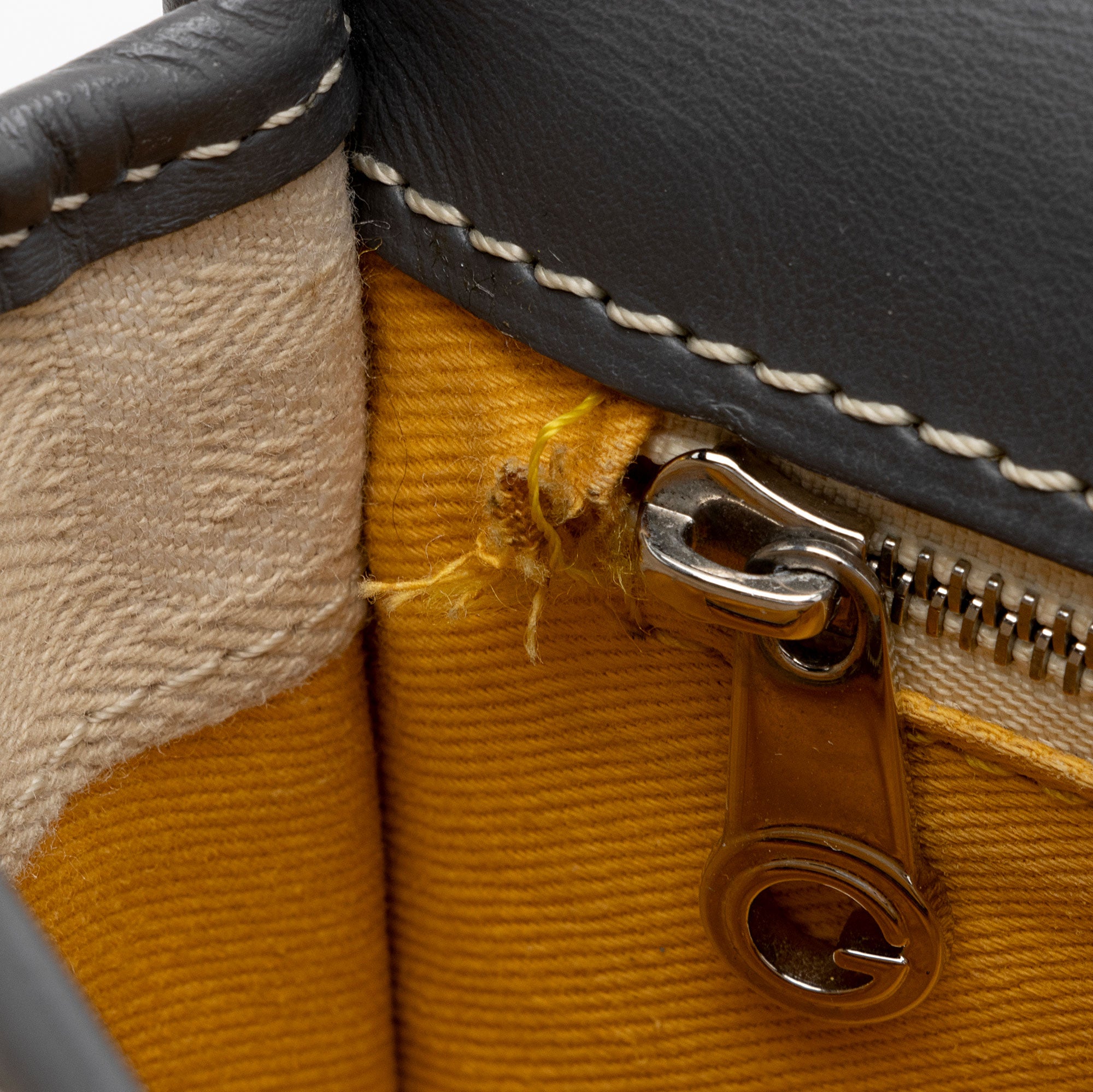 Goyard Goyardine Belvedere PM Messenger Bag (SHF-bfTOOS)