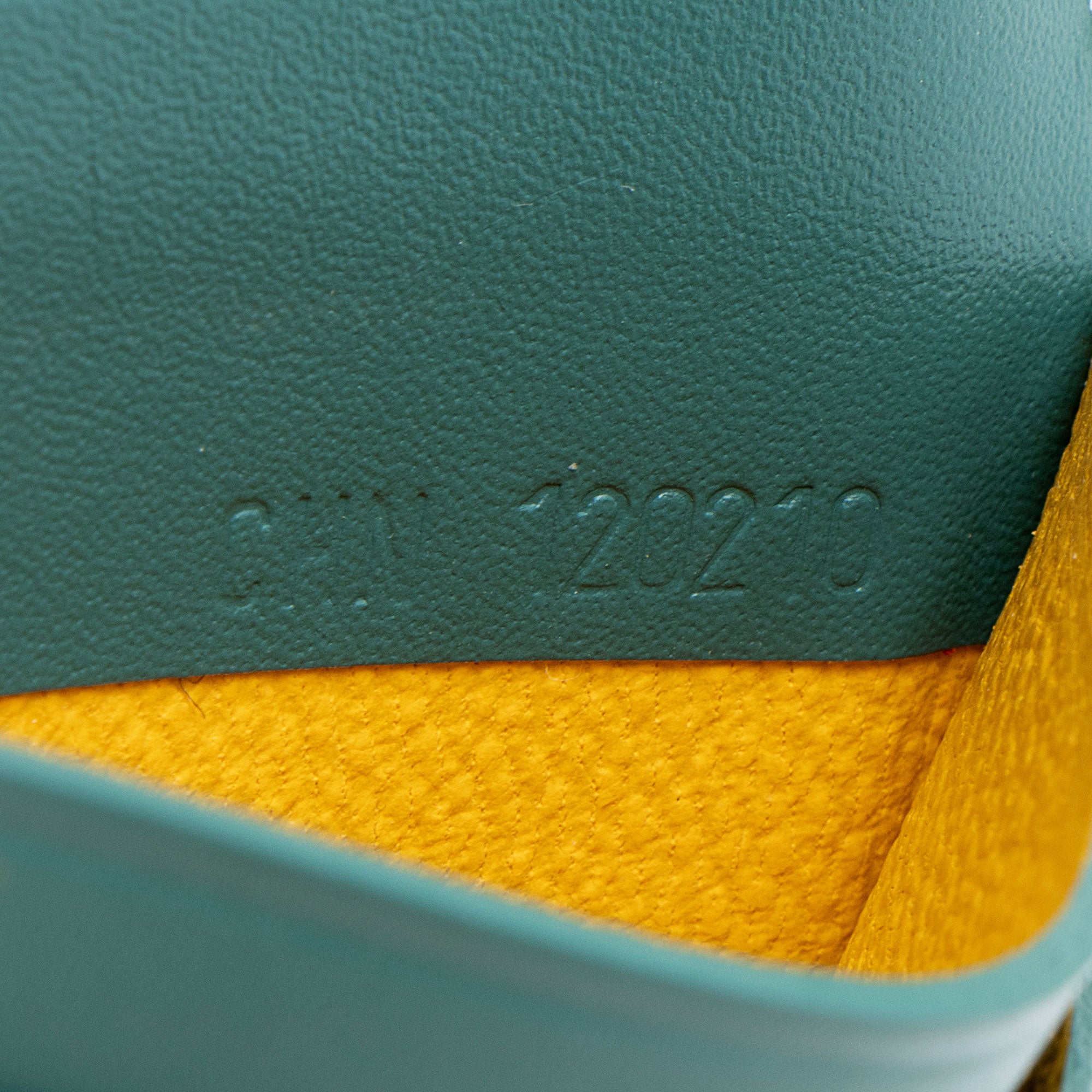 Goyard Goyardine Canvas Saint Marc Folding Card Case (SHF-MIZJnG)