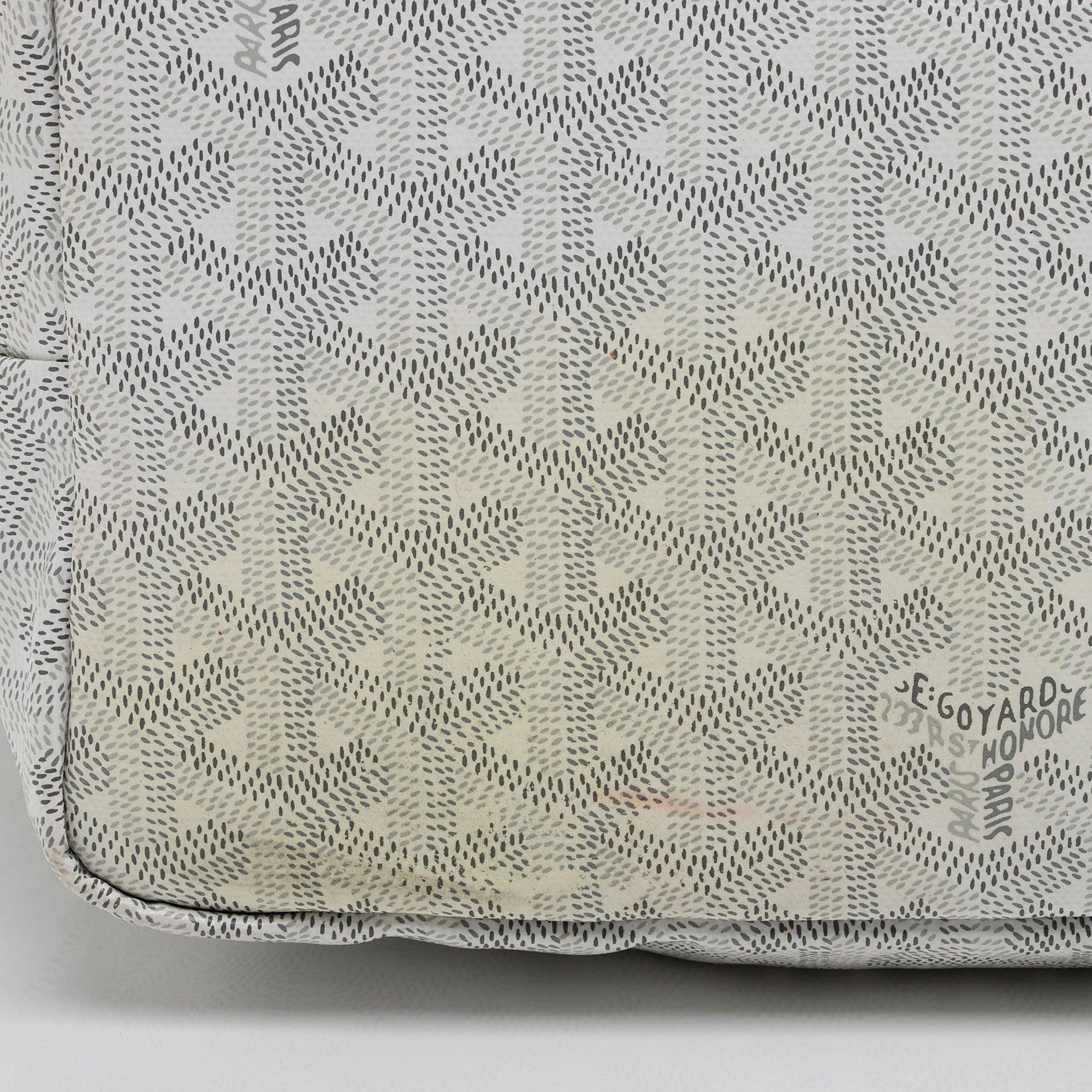 Goyard Goyardine Canvas St. Louis PM Tote (SHF-jQNG0d)