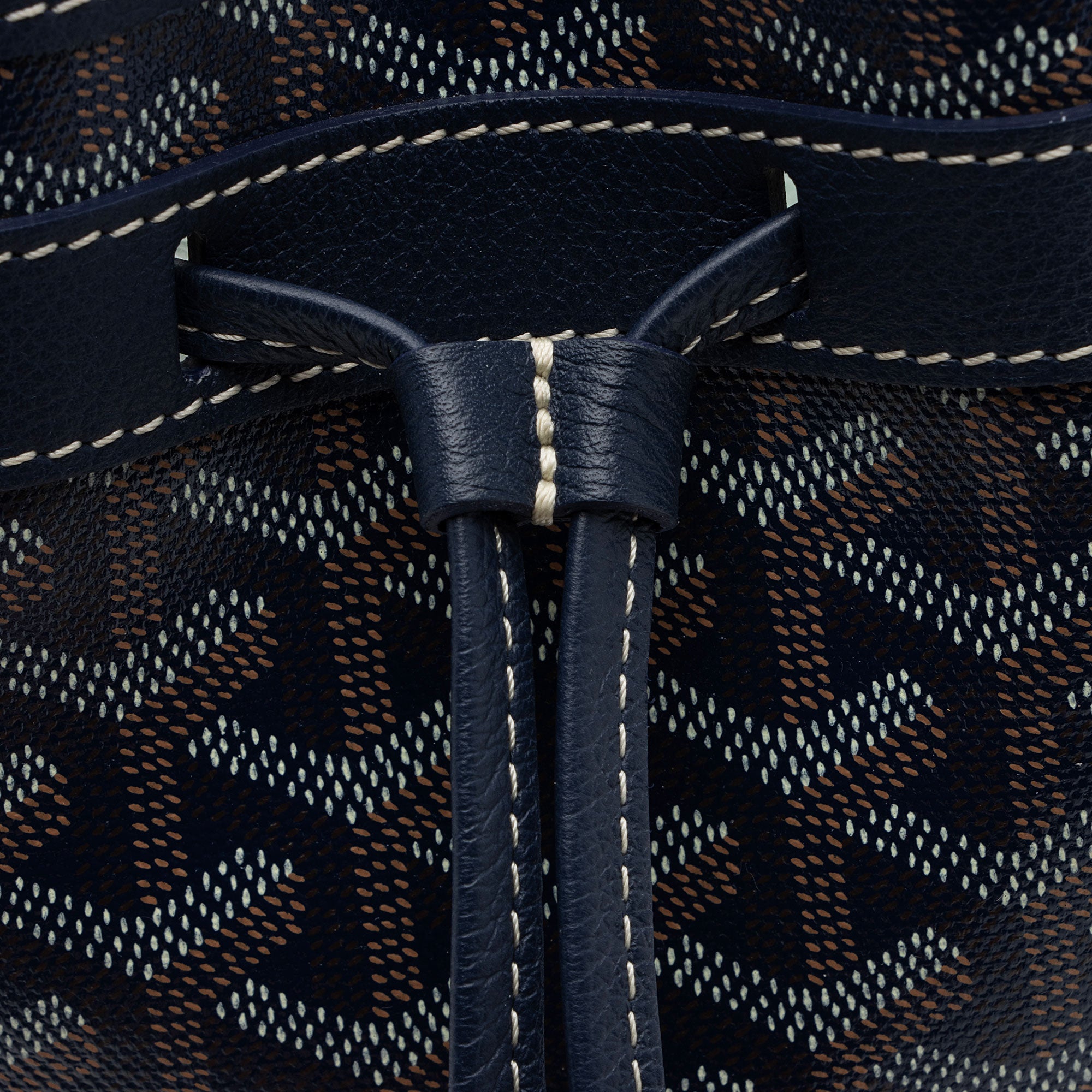 Goyard Goyardine Flot PM Bucket Bag (SHF-IB5vvn)