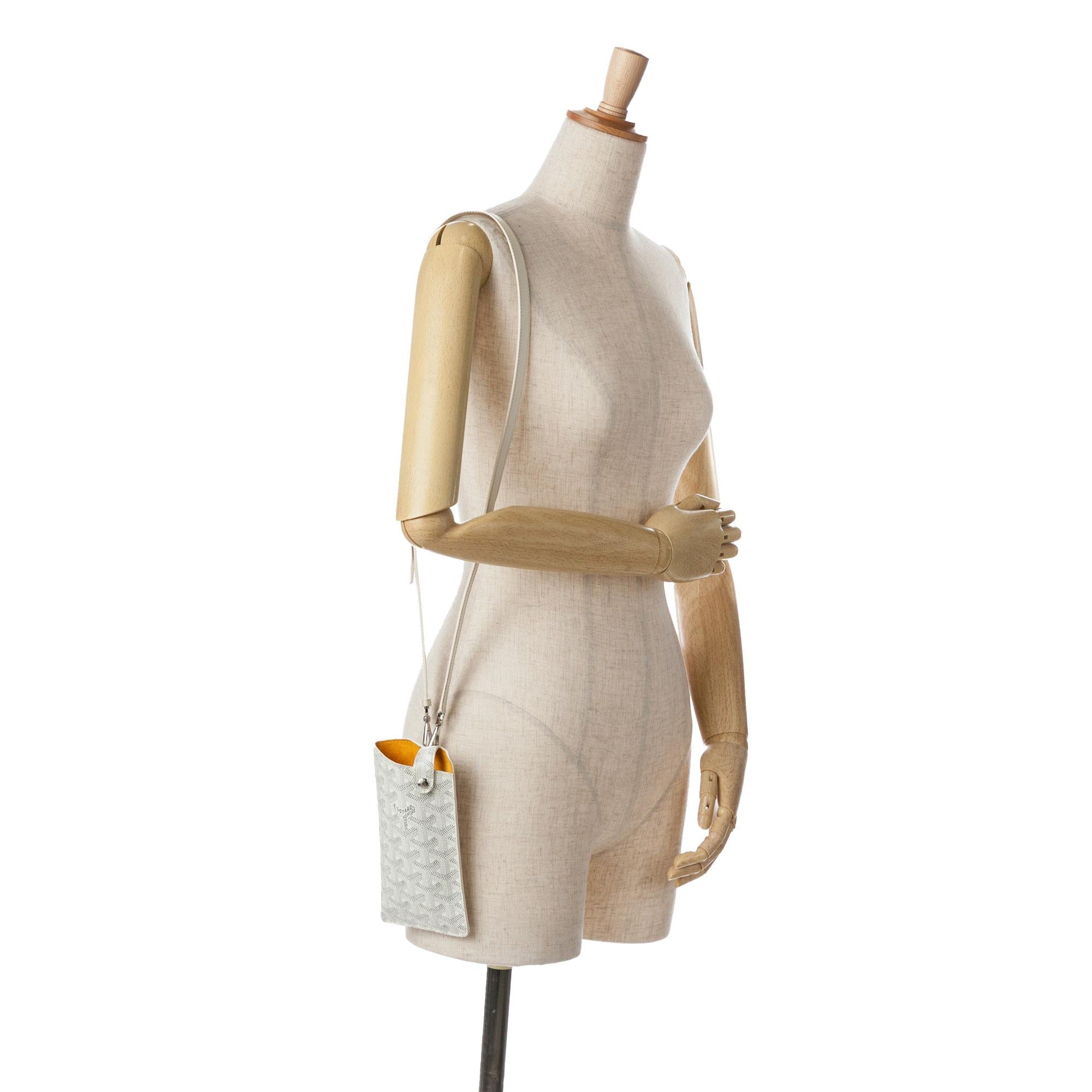 Goyard Goyardine Montmartre Glasses Case GM (SHG-7bJLlO)