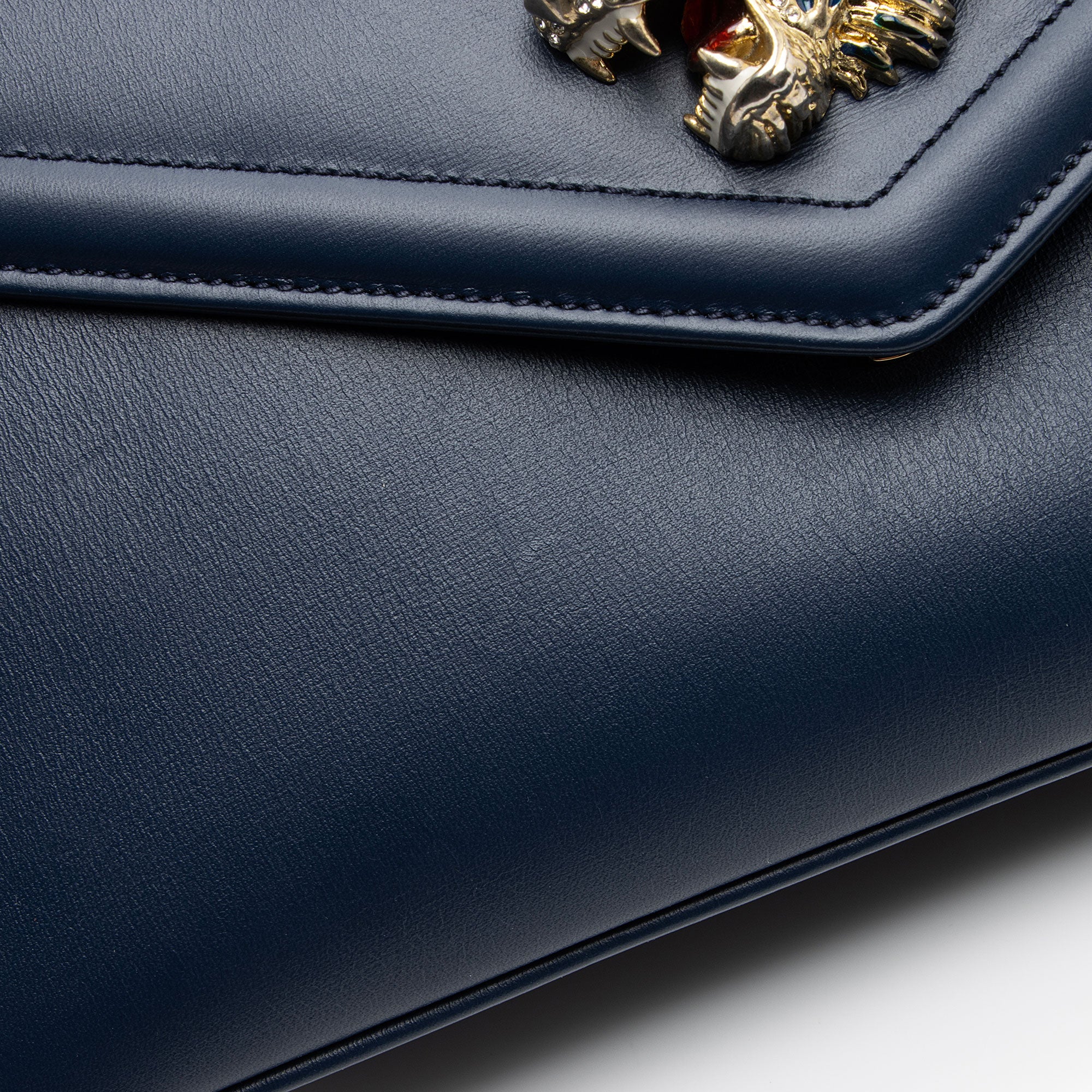 Gucci Calfskin Rajah Zumi Medium Shoulder Bag (SHF-bv9Xhf)