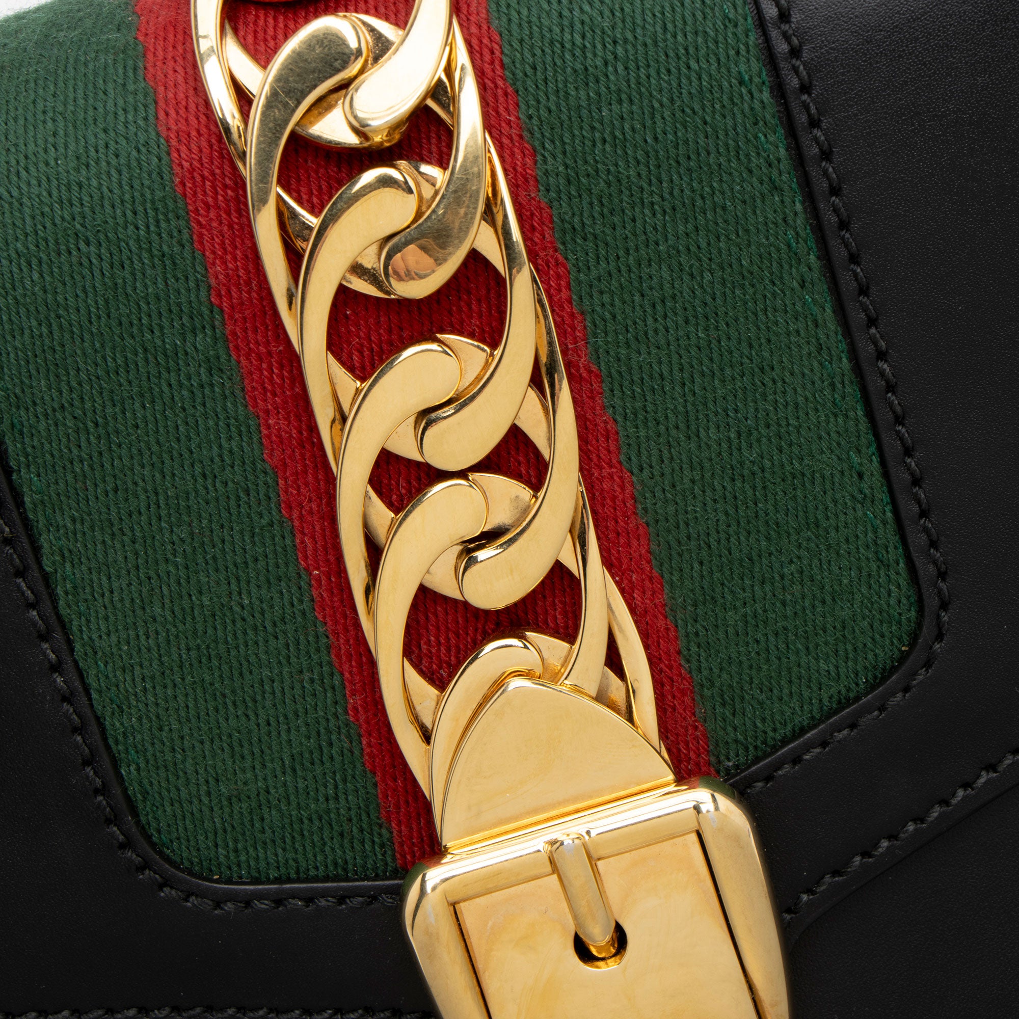 Gucci Calfskin Sylvie Small Shoulder Bag (SHF-0C37e0)