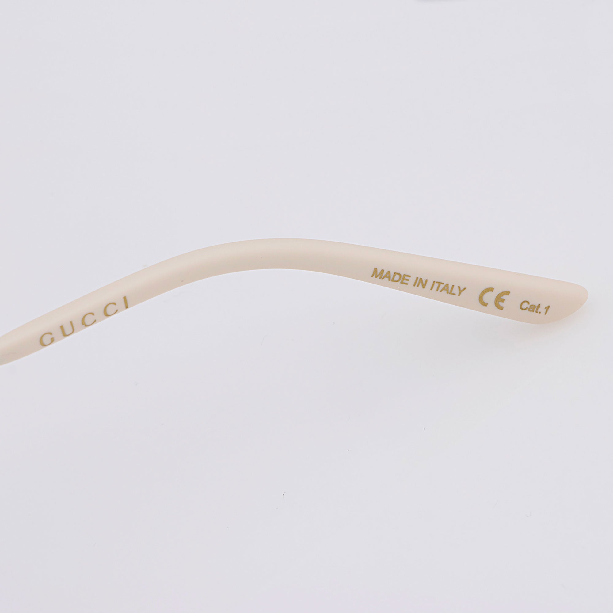 Gucci Cat Eye Sunglasses (SHF-23211)