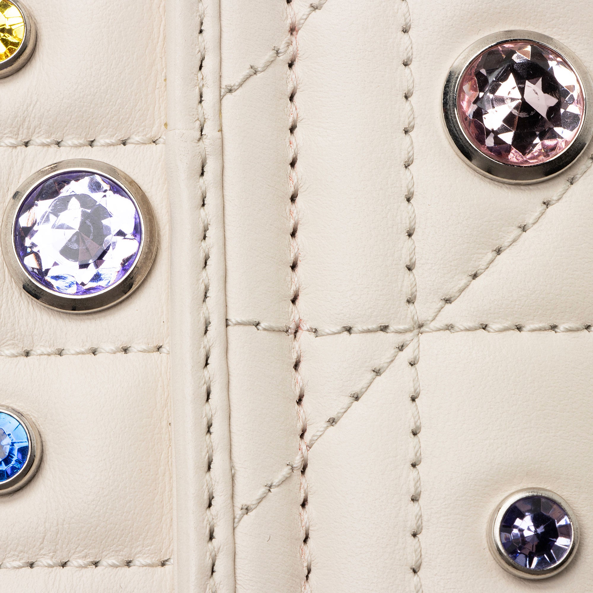 Gucci Crystal Embellished Matelasse GG Marmont Small Flap Bag (SHF-3tbySh)