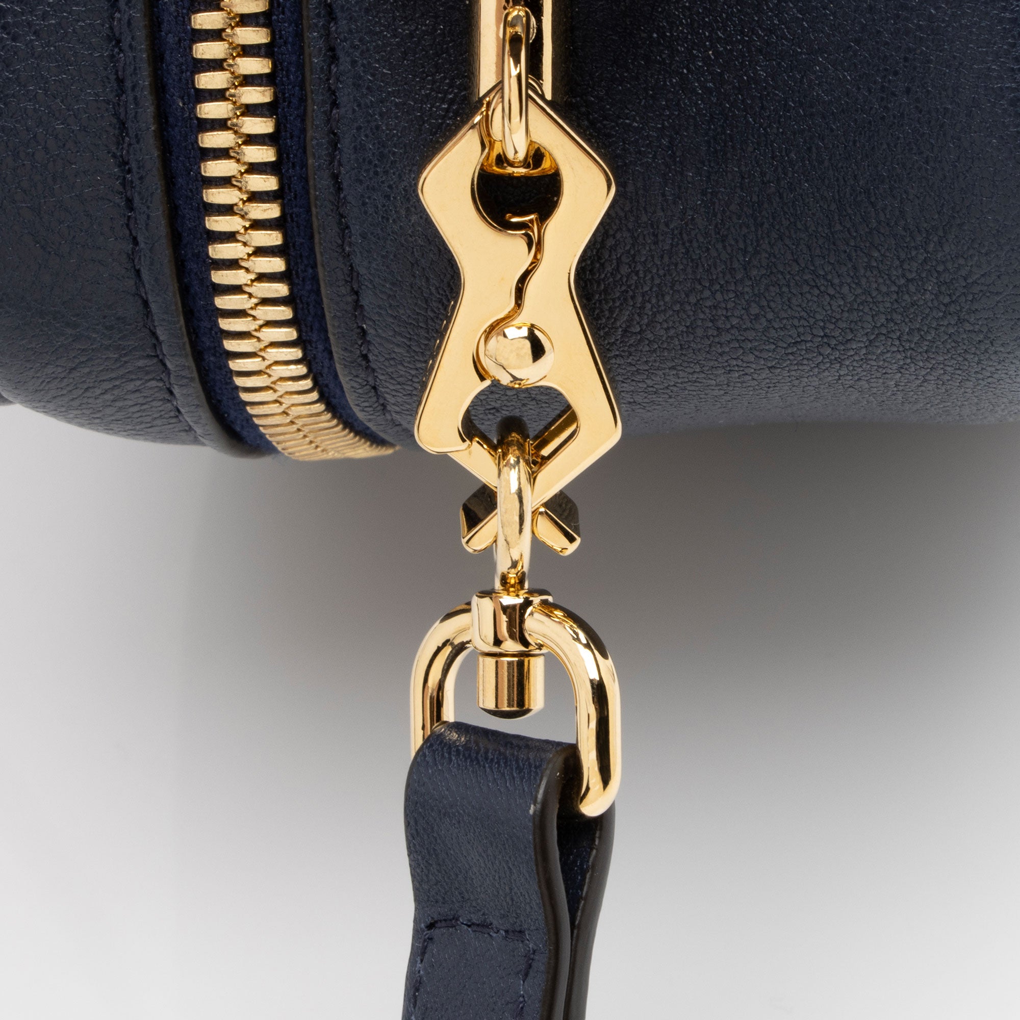 Gucci Diagonal Stitched Calfskin Blondie Top Handle (SHF-XClOQA)