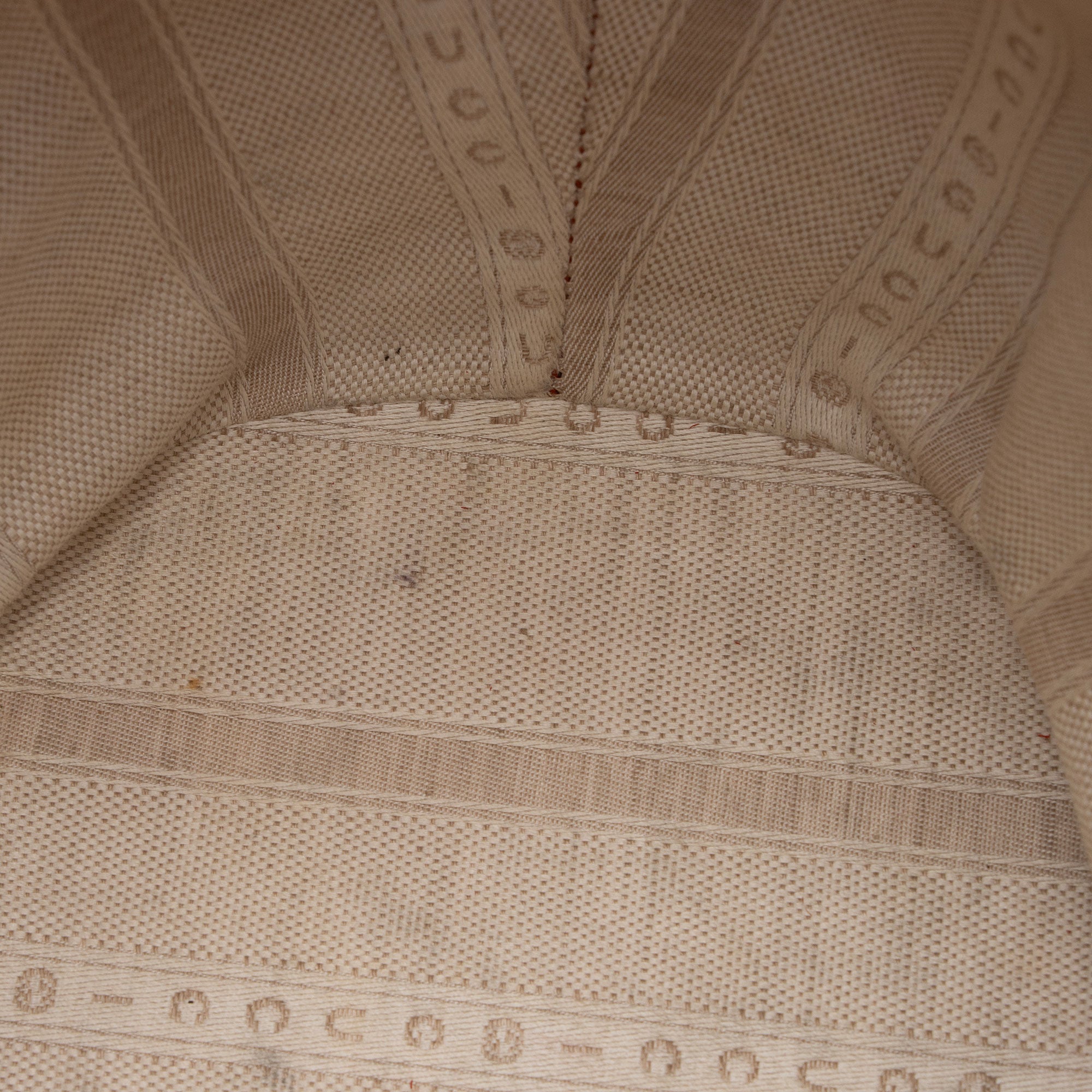 Gucci Diamante Leather Bright Bucket Bag (SHF-wHyMri)