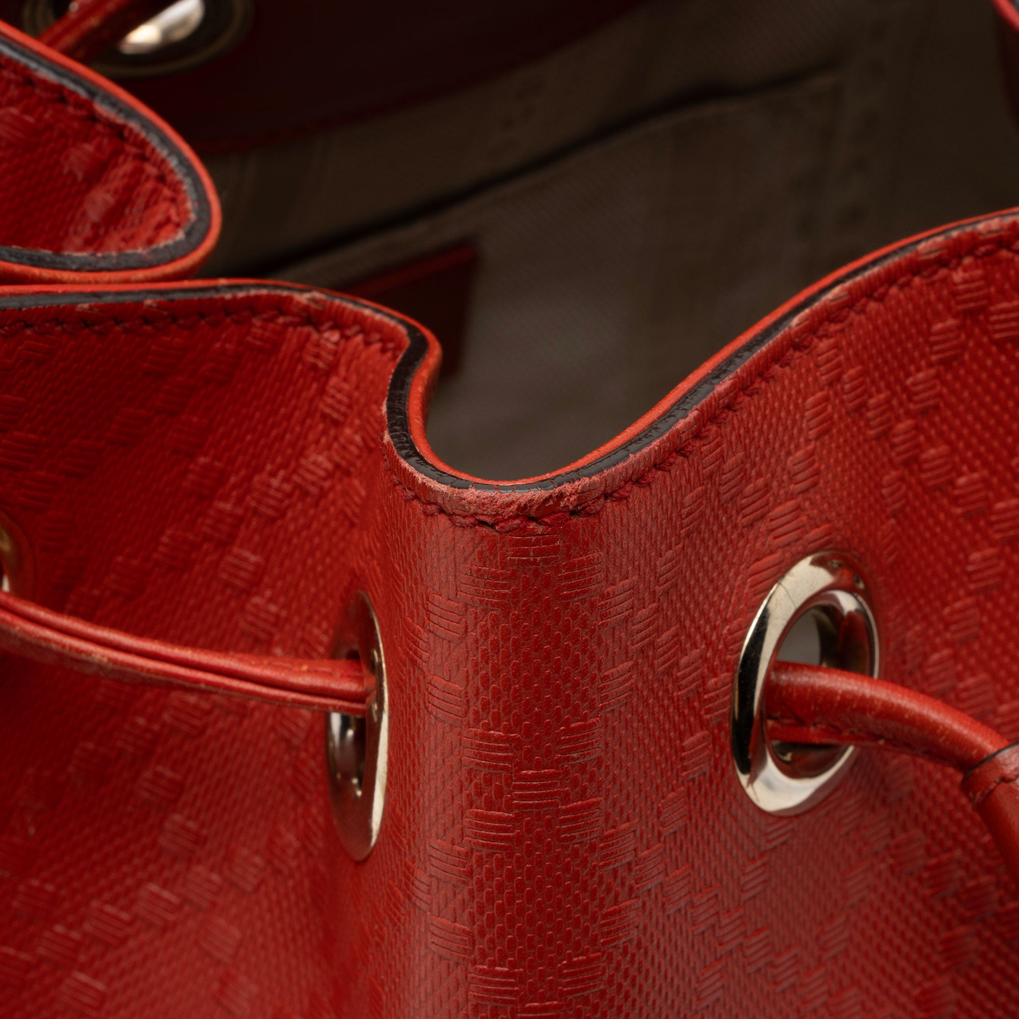 Gucci Diamante Leather Bright Bucket Bag (SHF-wHyMri)