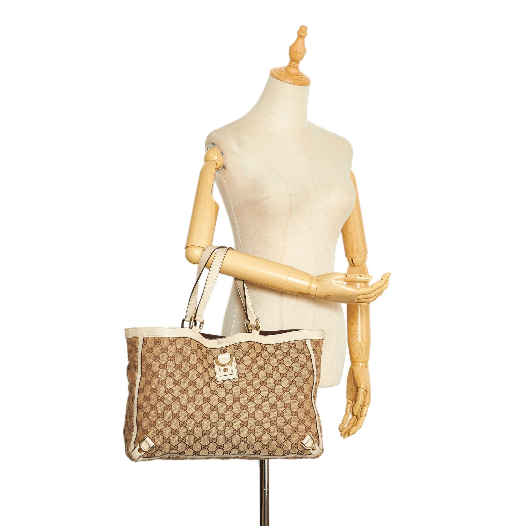 Gucci GG Canvas Abbey D-Ring Tote Bag (SHG-5HkU7J)