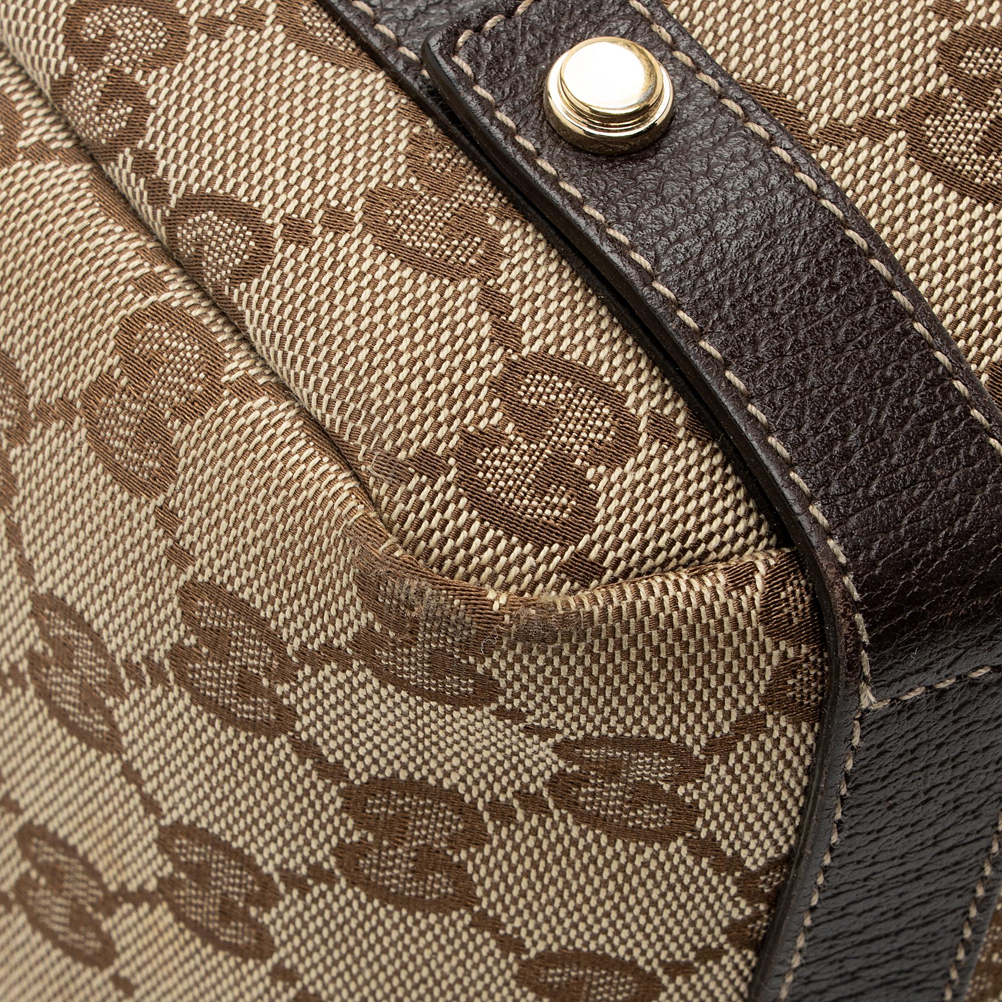 Gucci GG Canvas Abbey Medium Shoulder Bag (SHF-FVPq0K)