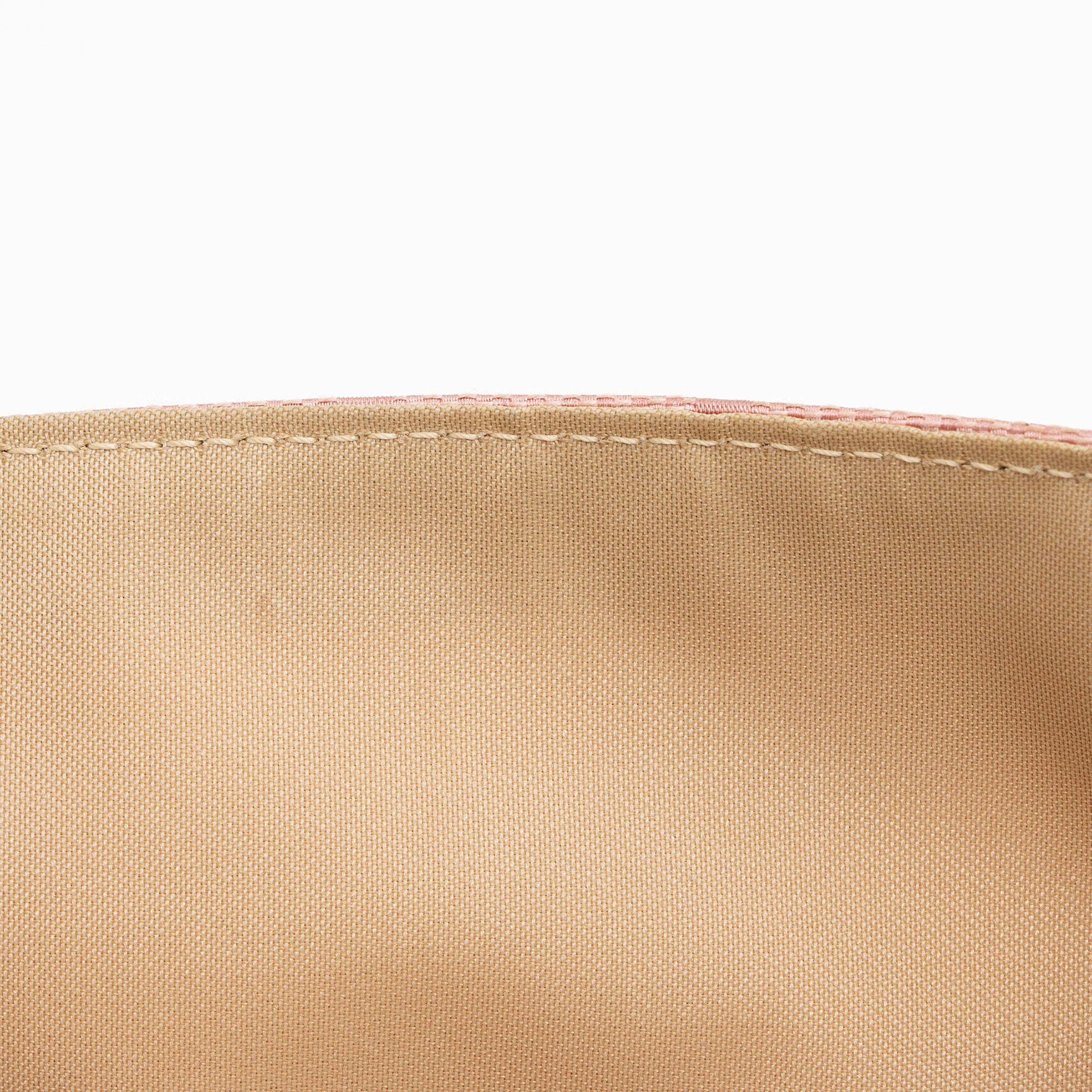 Gucci GG Canvas Charm Pochette Flap Bag (SHF-SXf0FO)