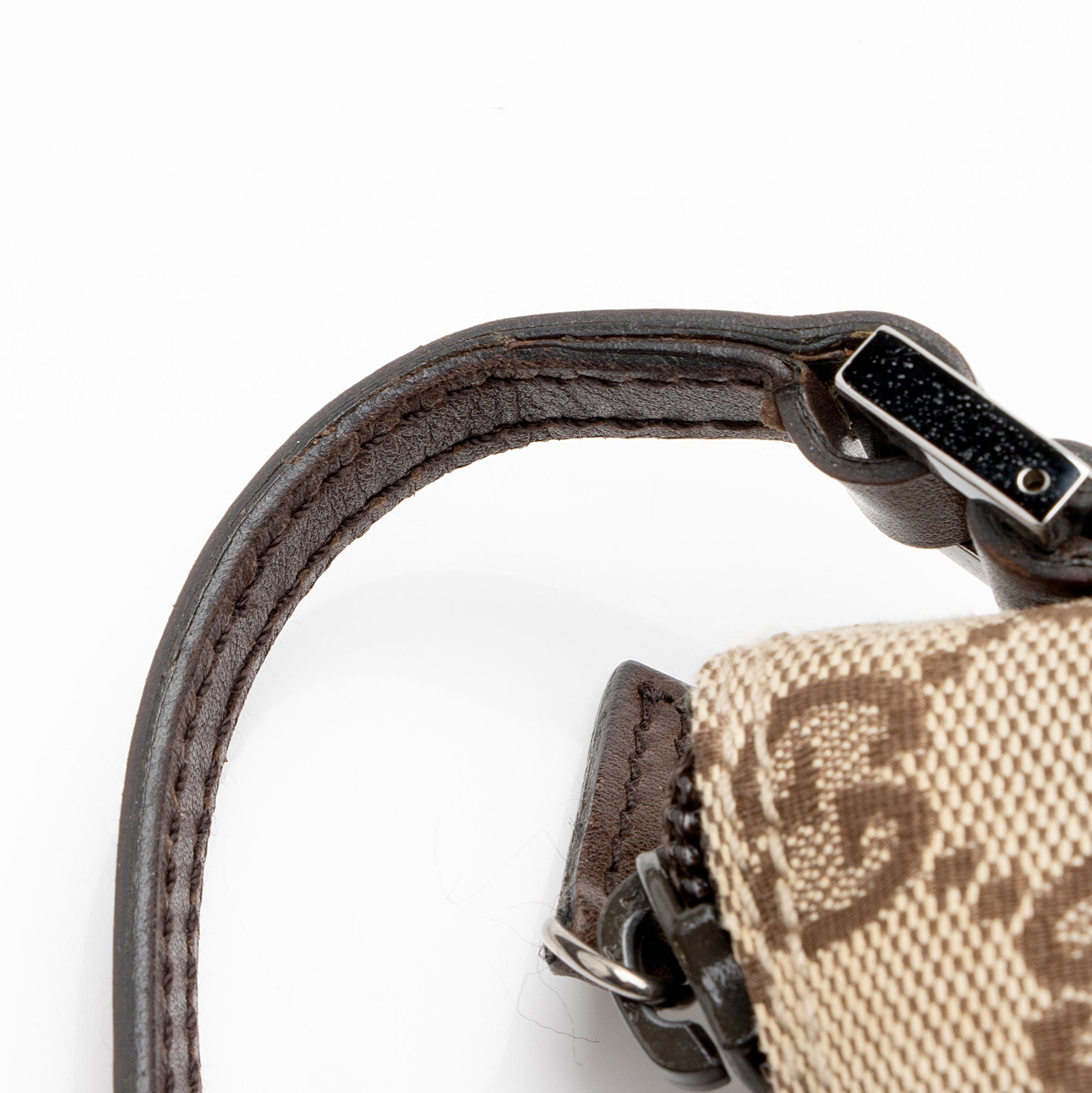 Gucci GG Canvas Classic Pochette (SHF-jRMlTd)