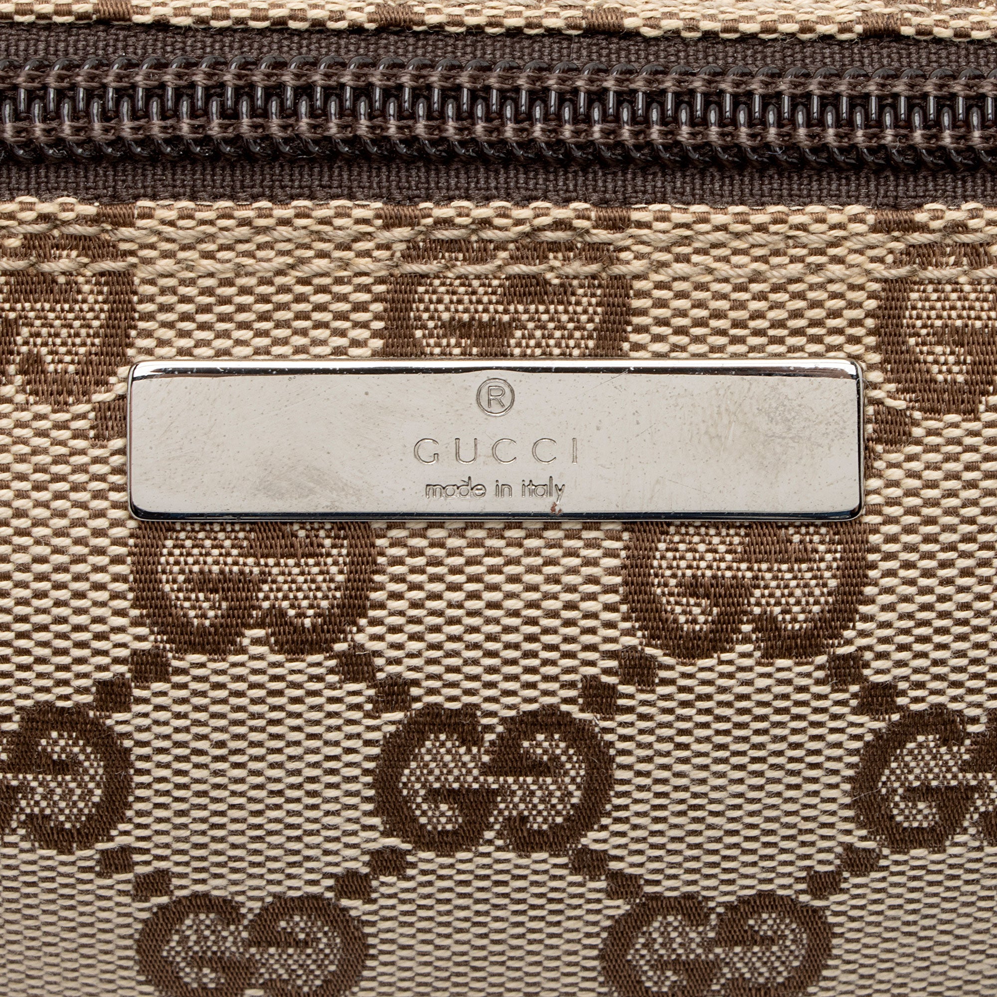 Gucci GG Canvas Classic Pochette (SHF-jRMlTd)
