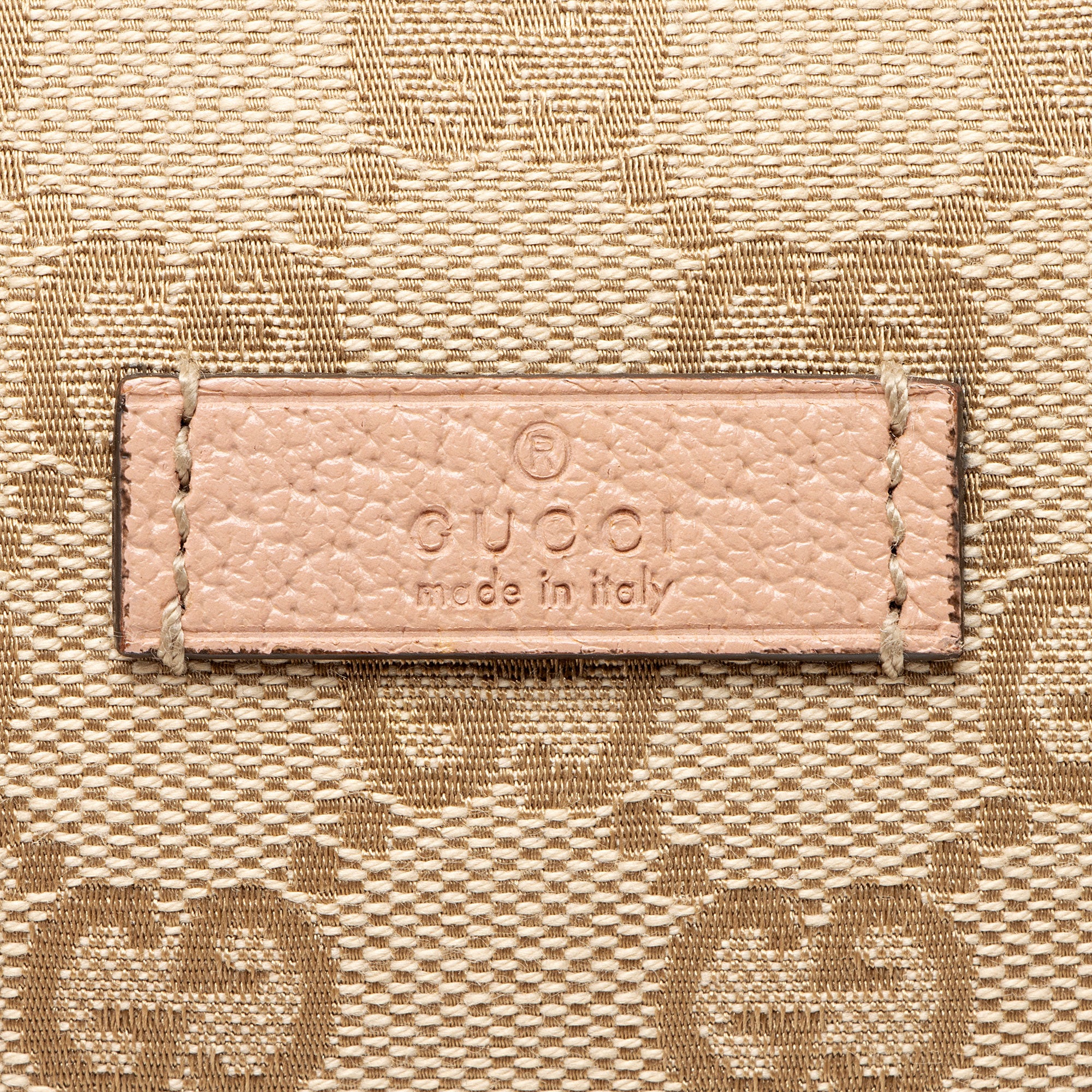 Gucci GG Canvas Classic Pochette