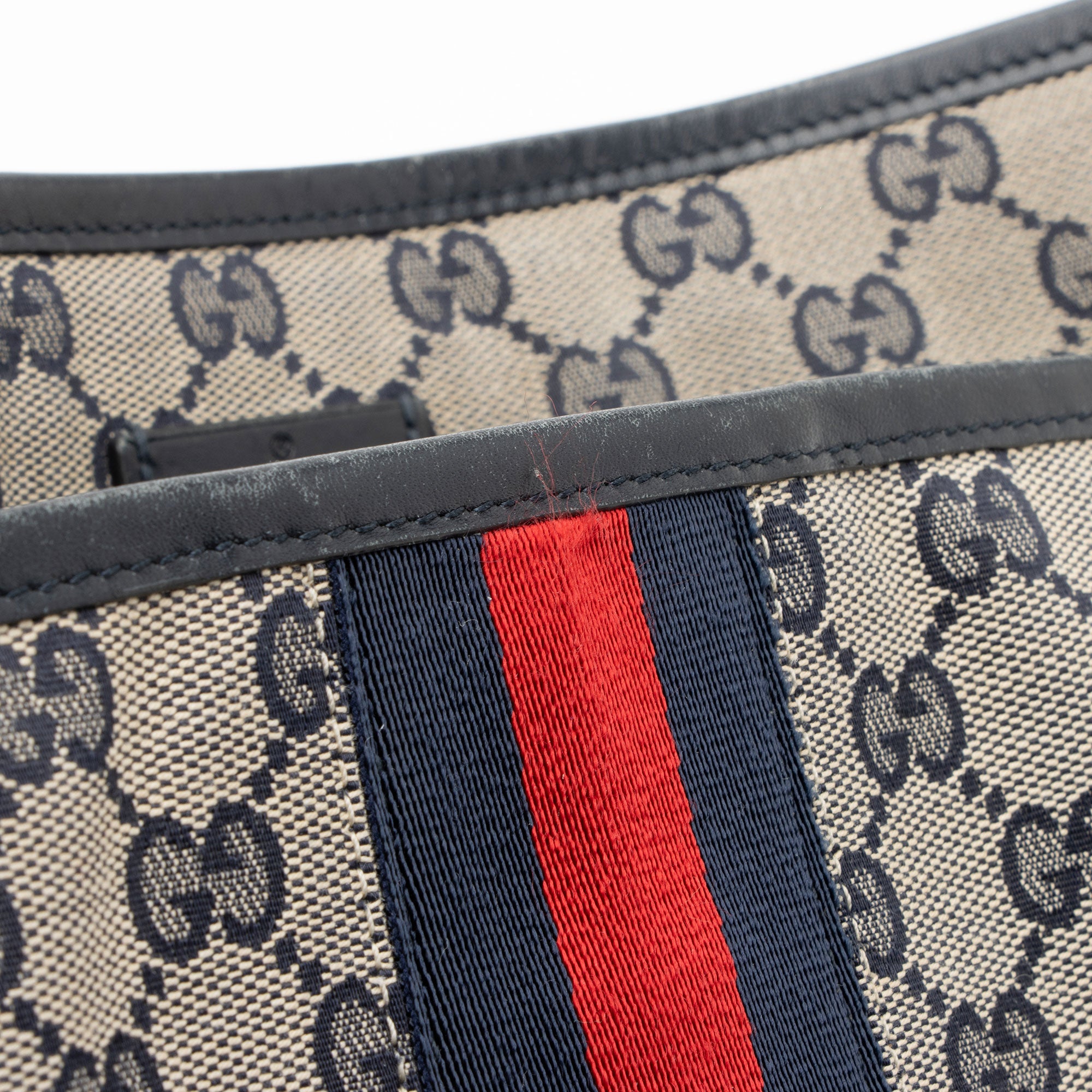 Gucci GG Canvas Classic Web Messenger