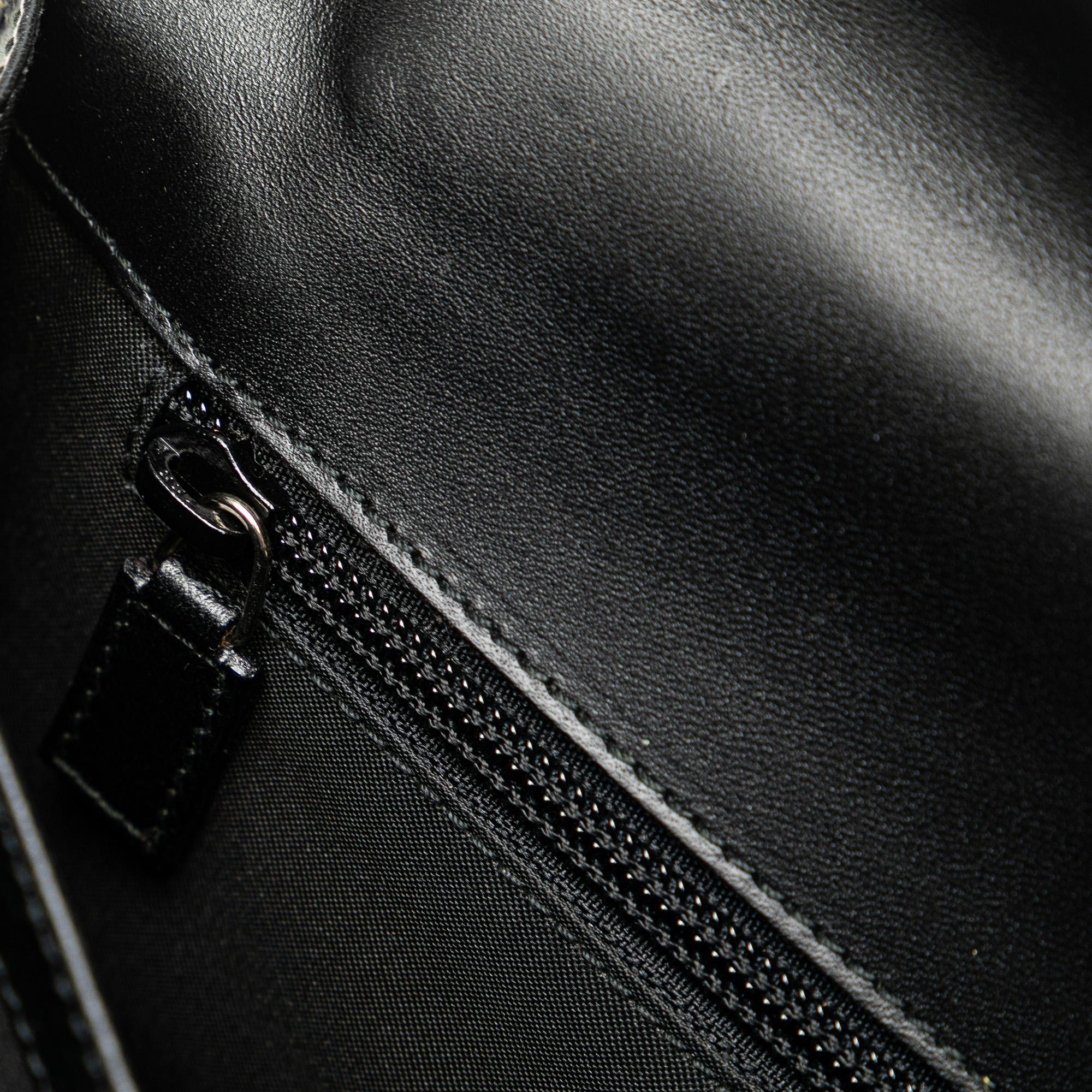 Gucci GG Canvas Clutch (SHG-tJGBgu)