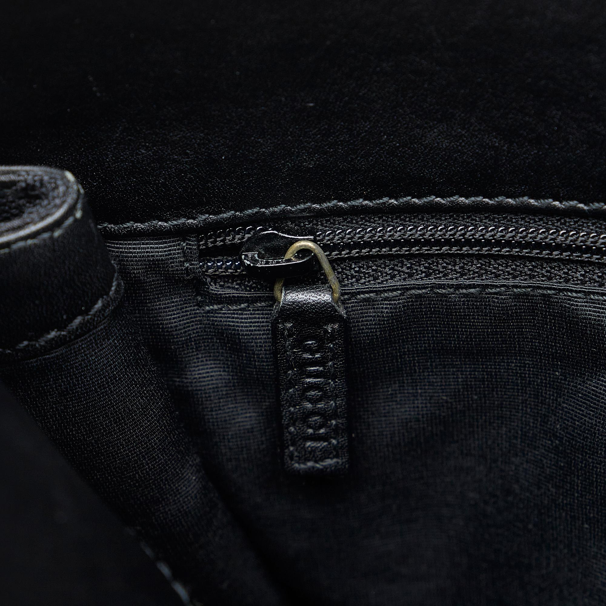 Gucci GG Canvas Crossbody Bag (SHG-fAj1LL)