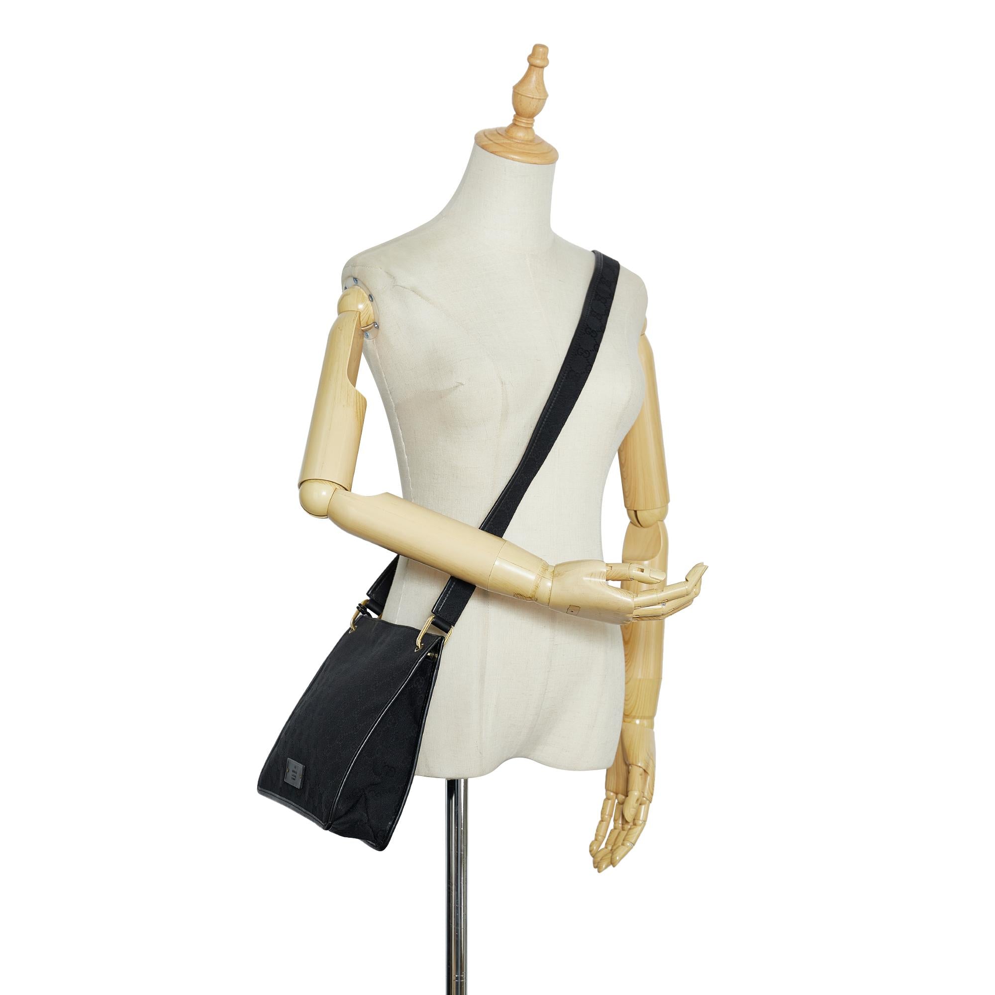 Gucci GG Canvas Crossbody Bag (SHG-fAj1LL)