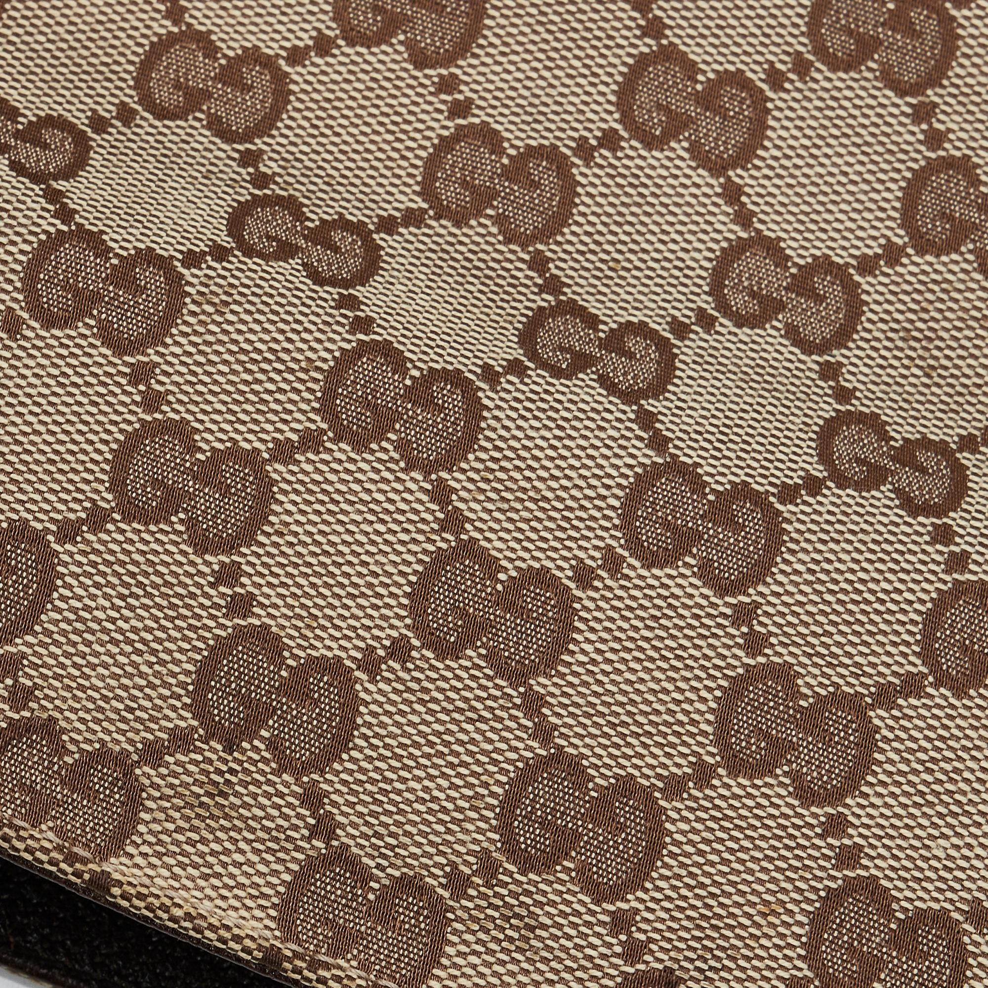 Gucci GG Canvas Crossbody Bag (SHG-AAZBQc)