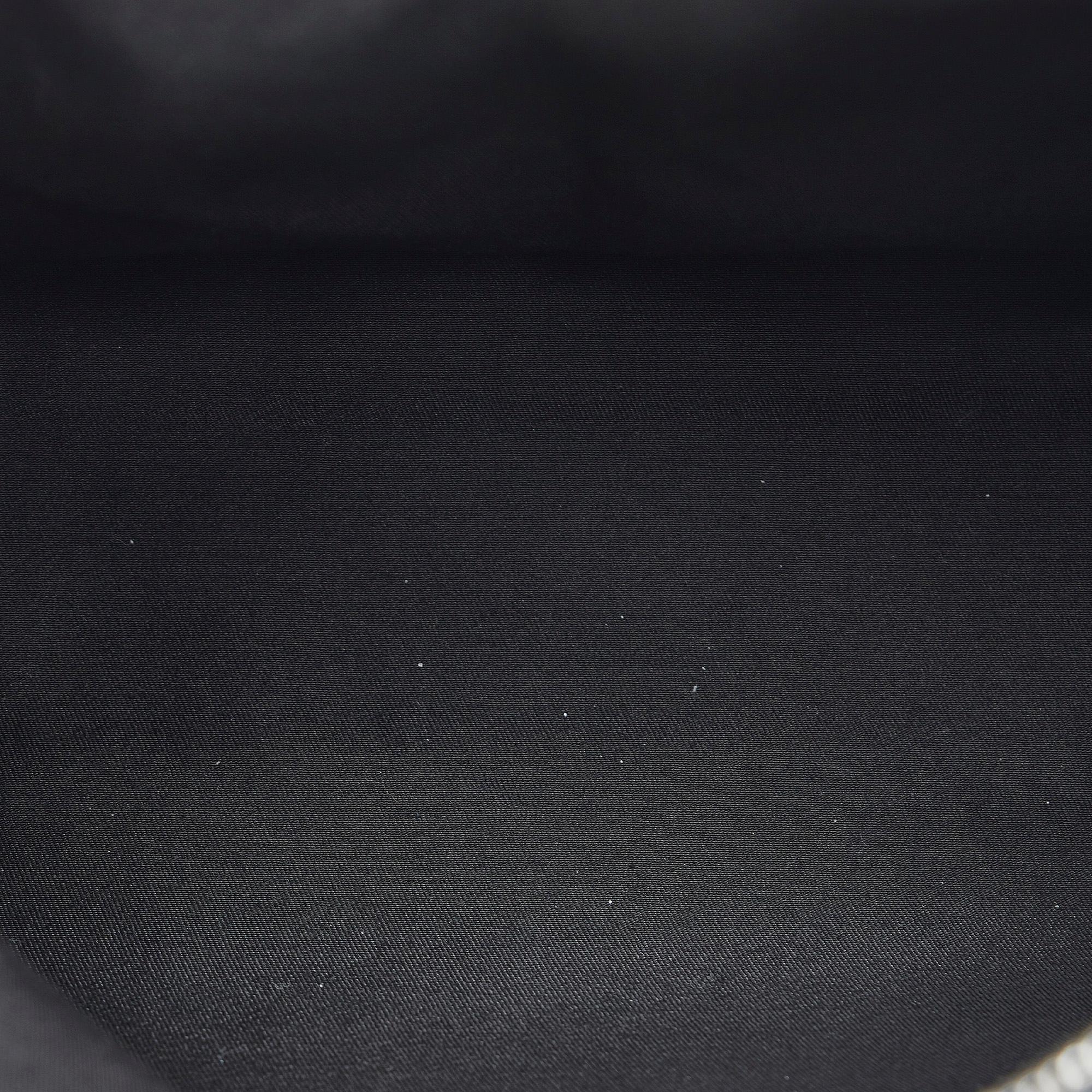 Gucci GG Canvas Crossbody (SHG-dCodfZ)