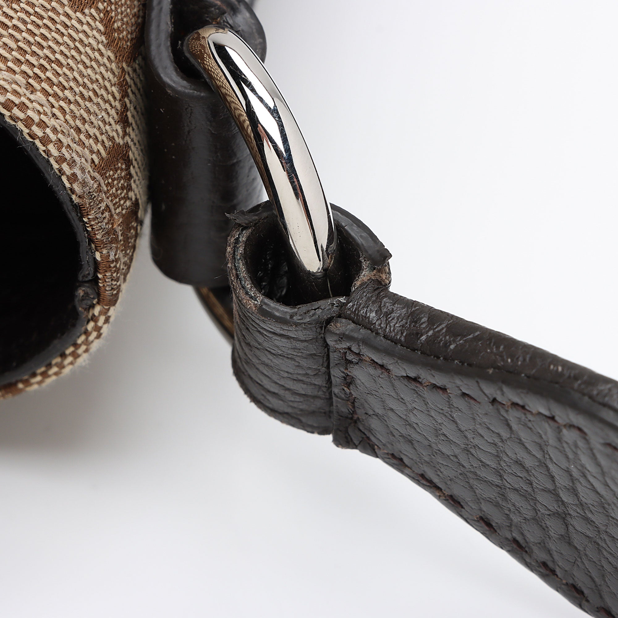 Gucci GG Canvas Flap Messenger Bag (SHF-1QqxVk)