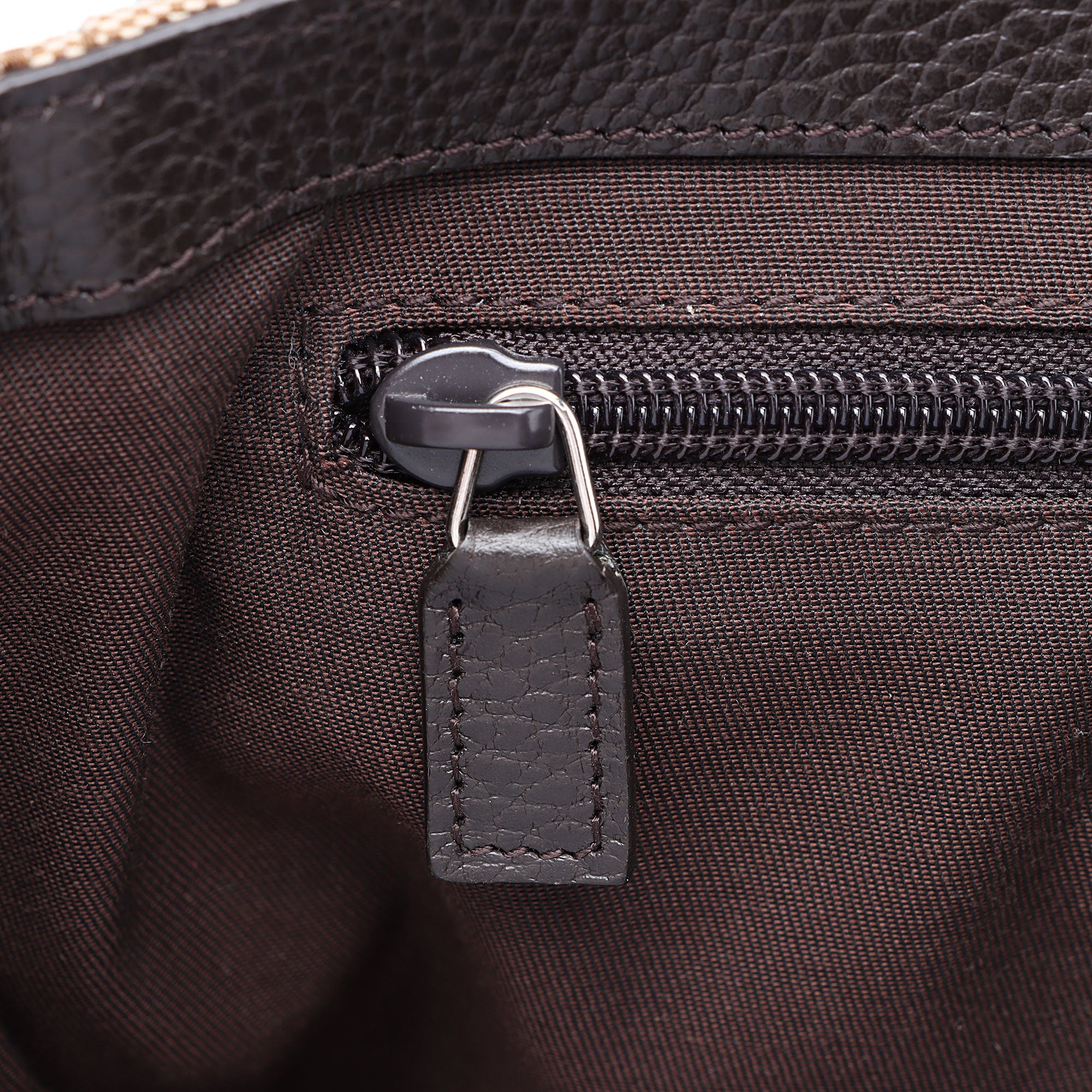 Gucci GG Canvas Flap Messenger Bag (SHF-1QqxVk)