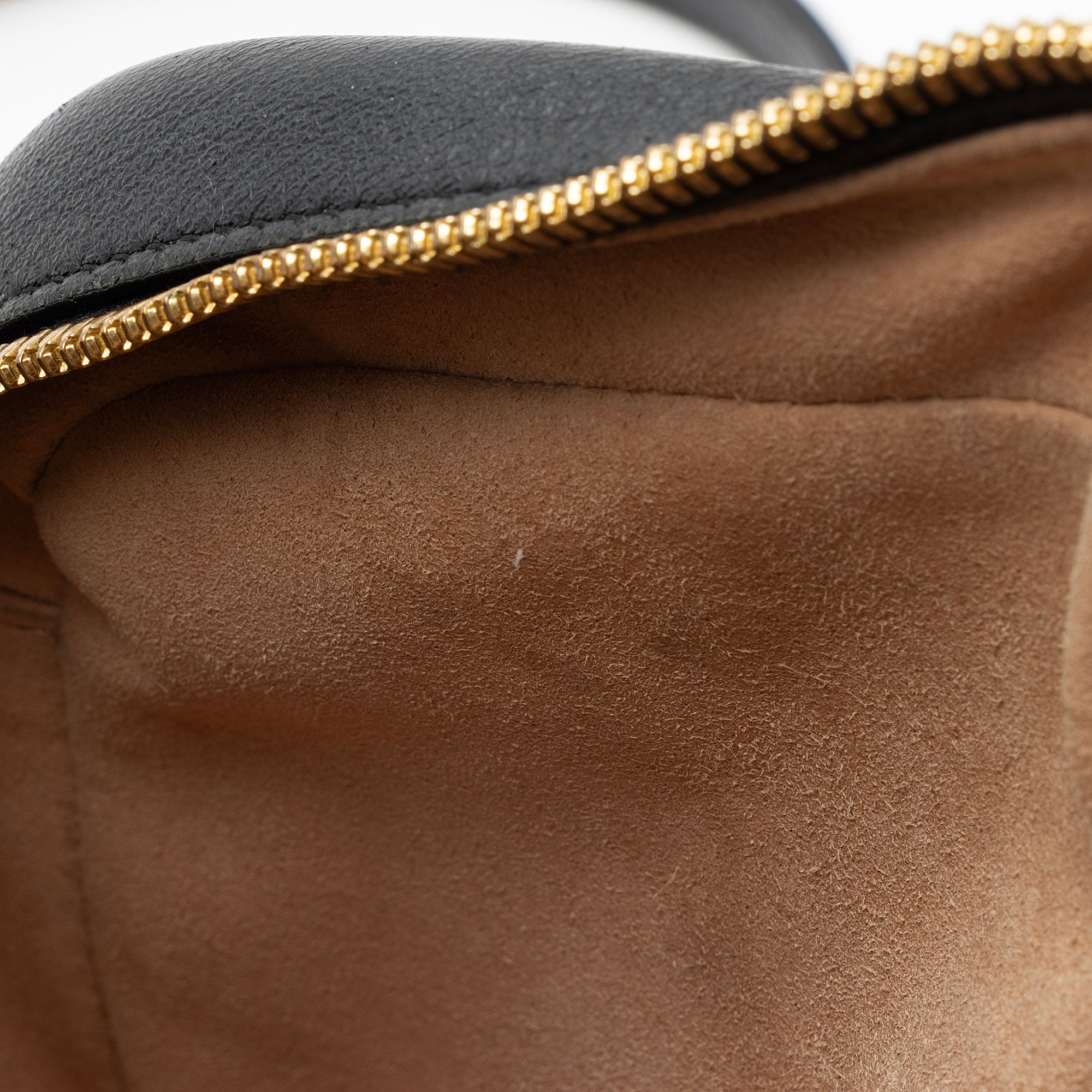 Gucci GG Canvas GG Marmont Small Shoulder Bag (SHF-09Q1ec)