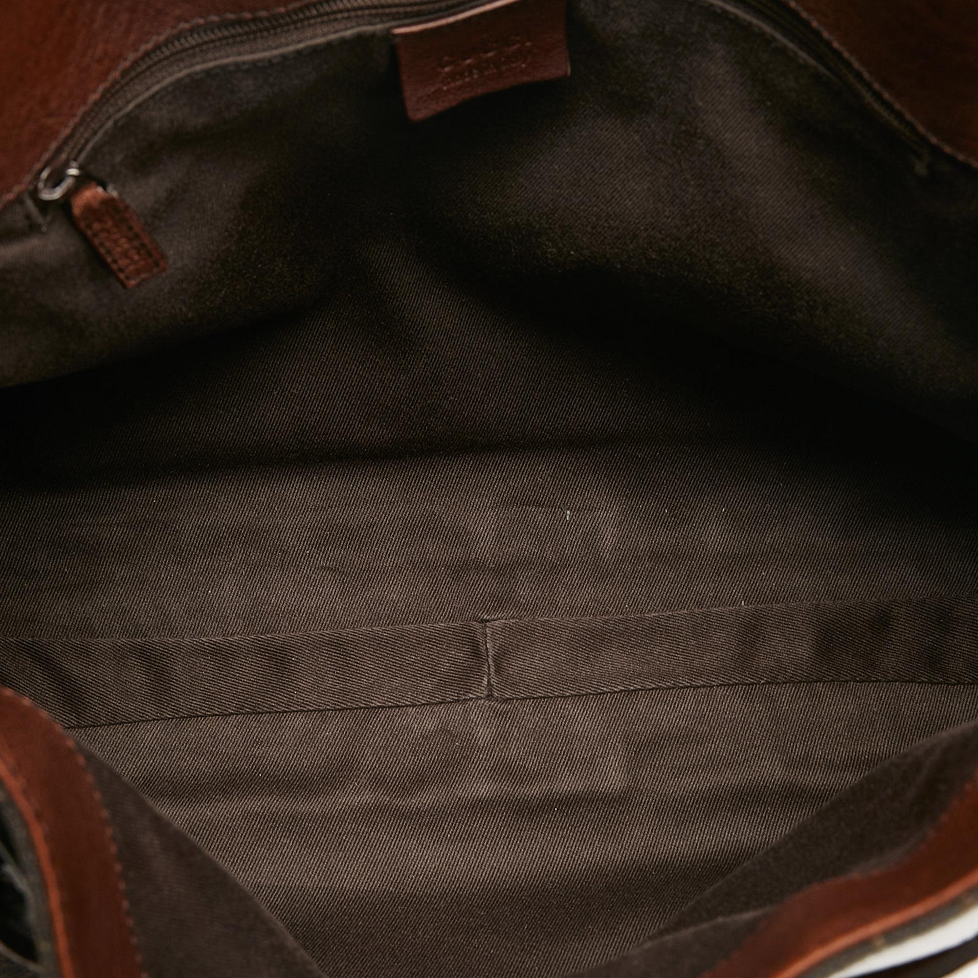 Gucci GG Canvas Horsebit Shoulder Bag (SHG-JXZoIh)