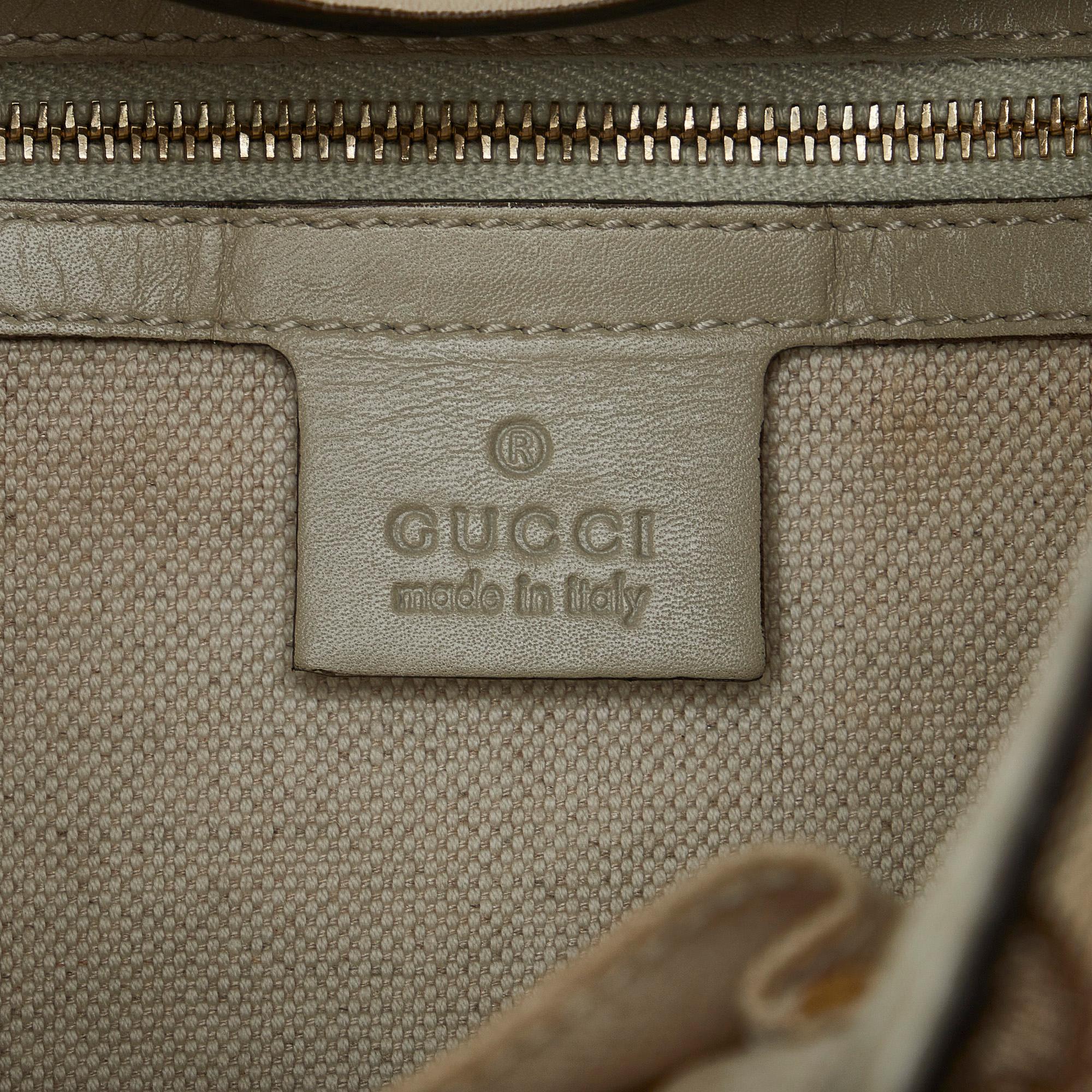 Gucci GG Canvas Lovely Heart Hobo (SHG-SnfJQ9)