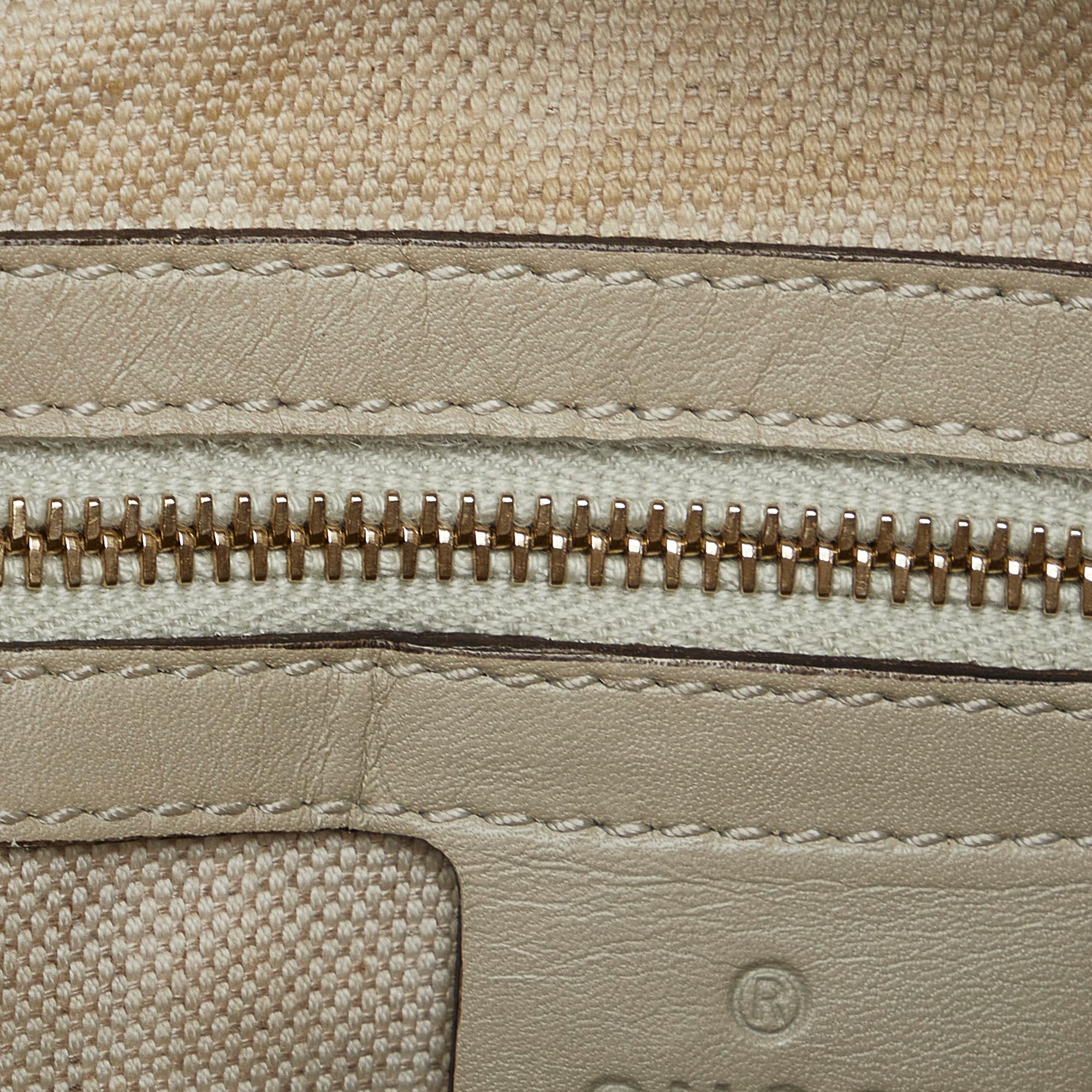 Gucci GG Canvas Lovely Heart Hobo (SHG-SnfJQ9)