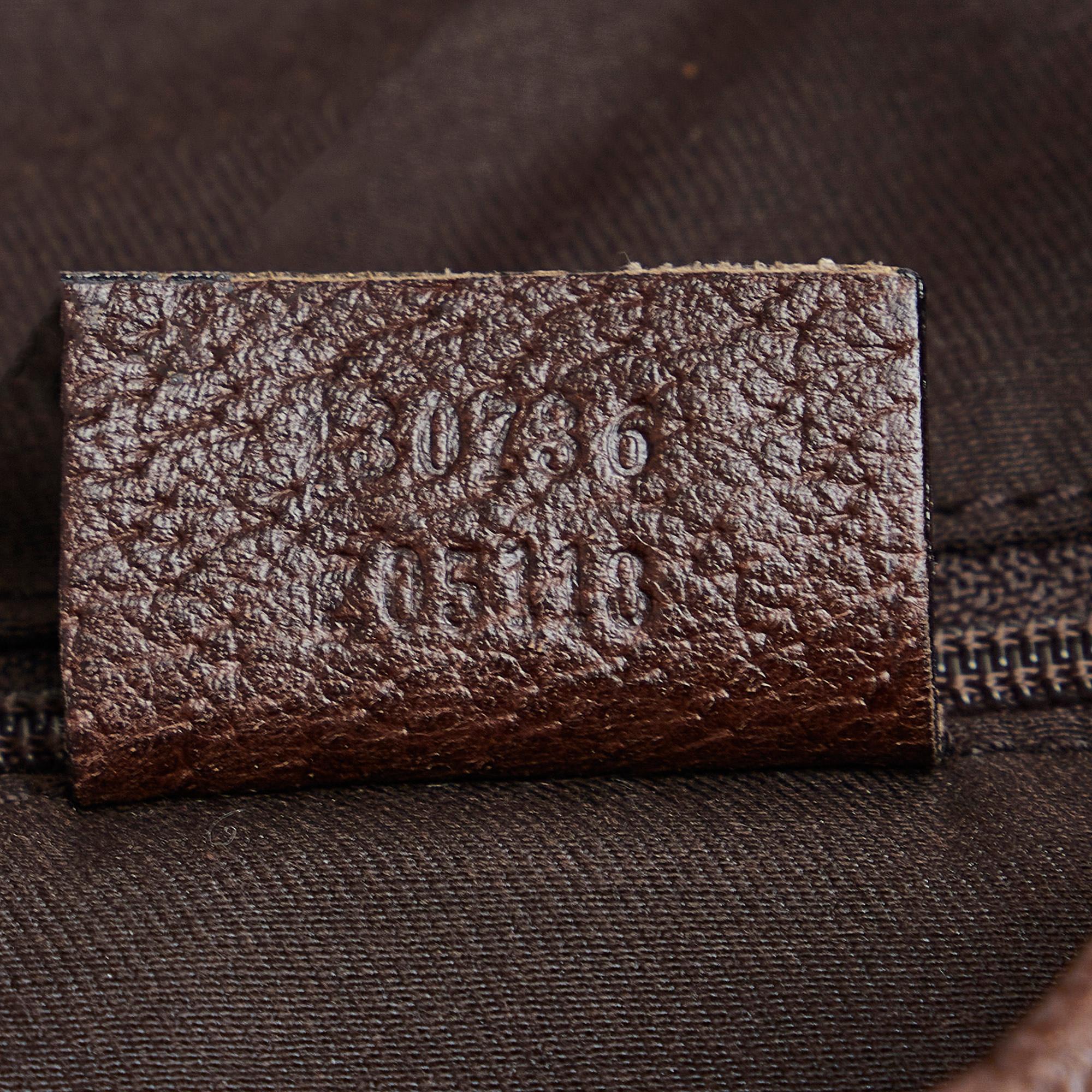 Gucci GG Canvas Pelham Shoulder Bag (SHG-ZEcu1Y)