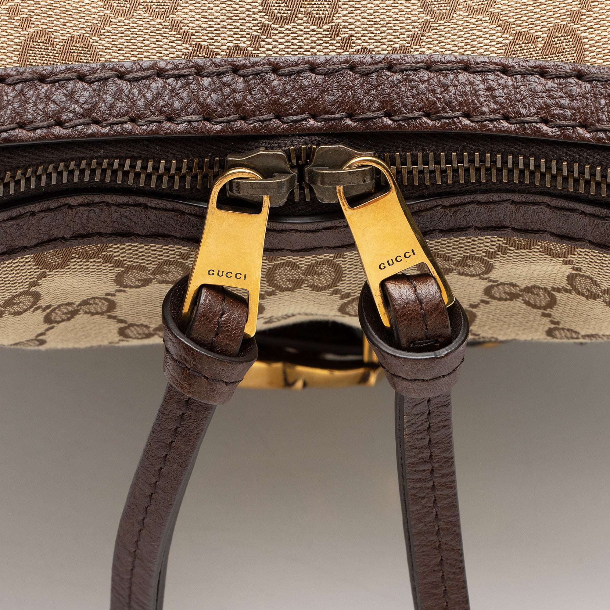 Gucci GG Canvas Running Medium Hobo