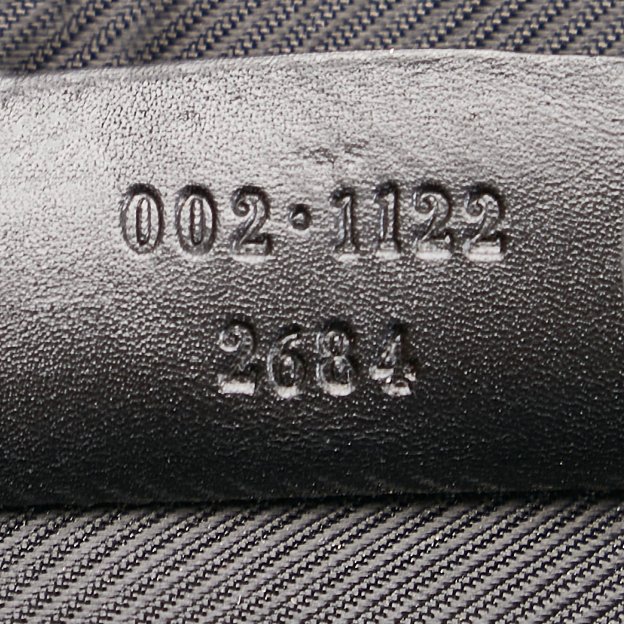 Gucci GG Canvas Shoulder Bag (SHG-A8NpEi)