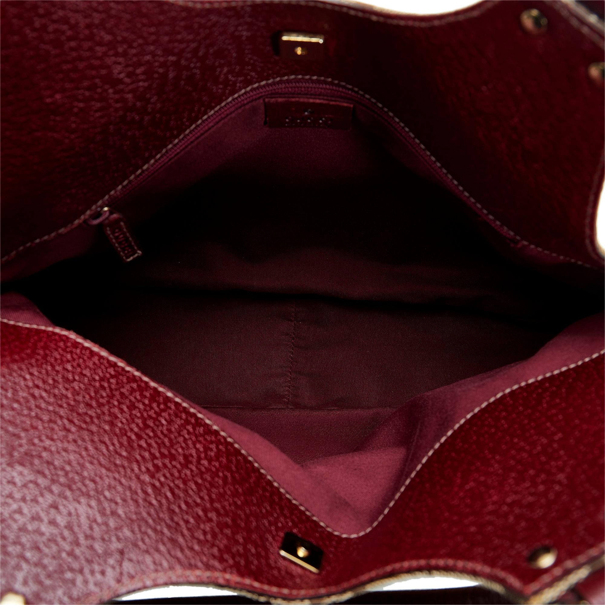 Gucci GG Canvas Shoulder Bag (SHG-NJKj0o)