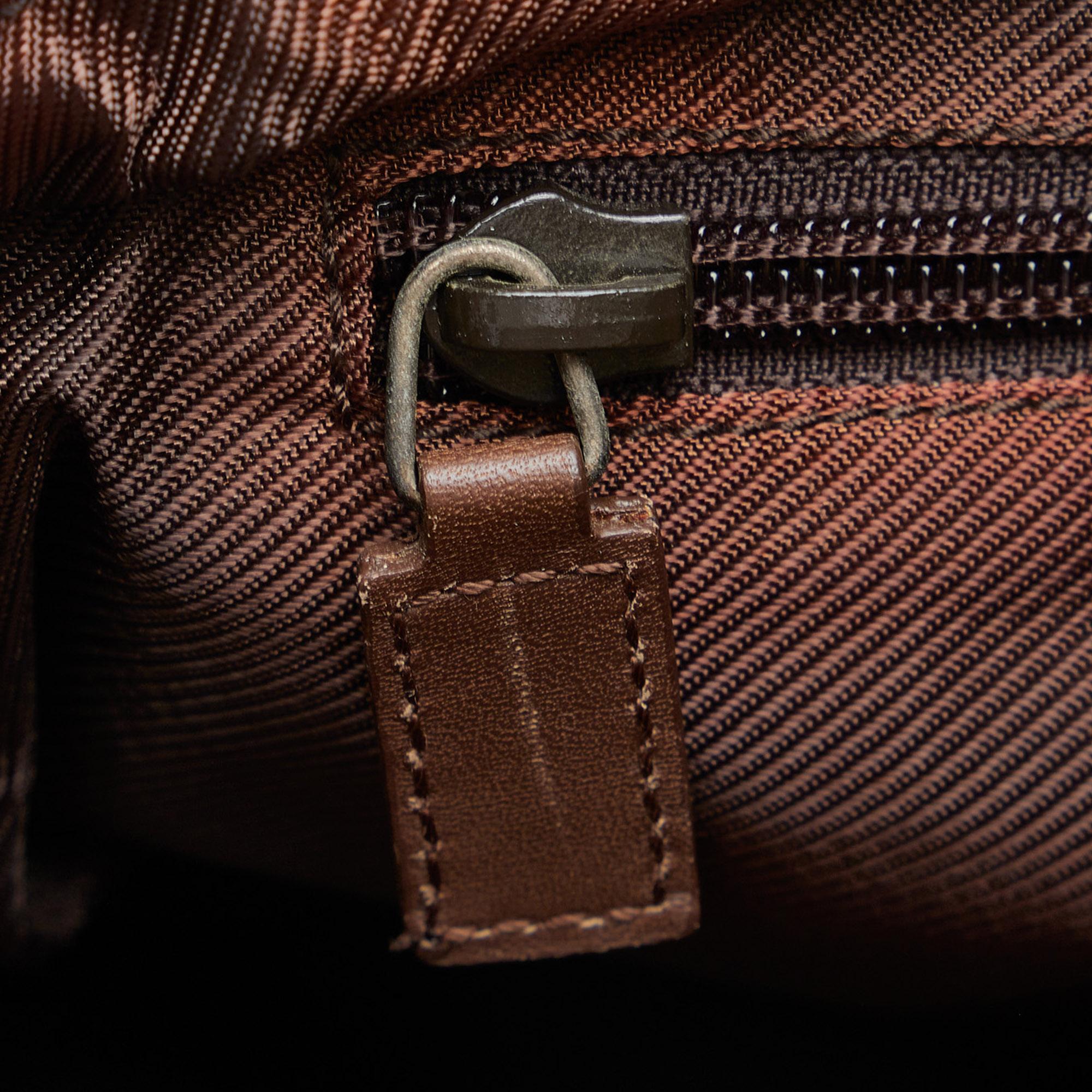 Gucci GG Canvas Shoulder Bag (SHG-bQW4b1)