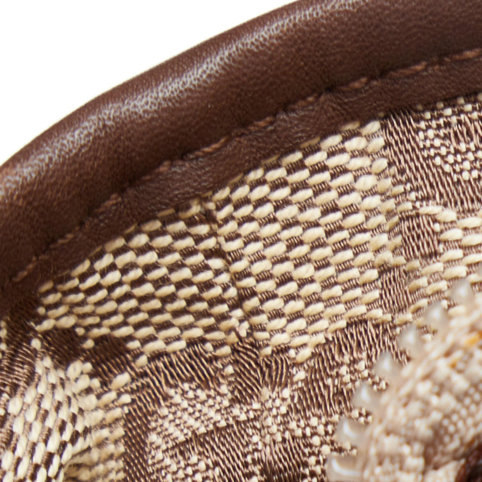 Gucci GG Canvas Shoulder Bag (SHG-bQW4b1)