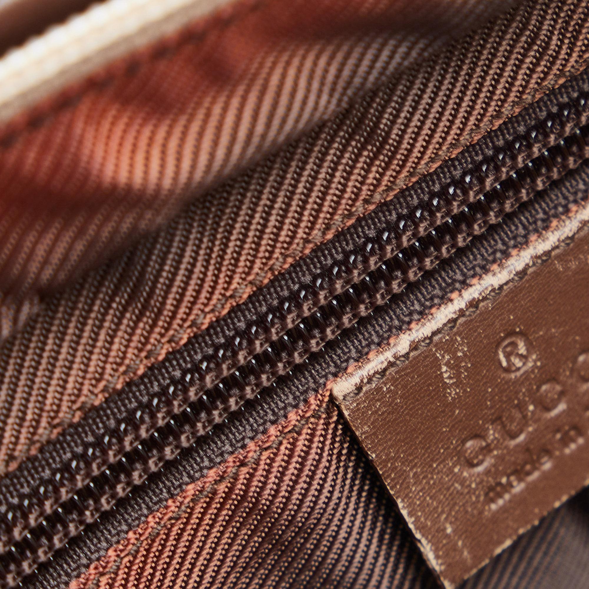 Gucci GG Canvas Shoulder Bag (SHG-bQW4b1)