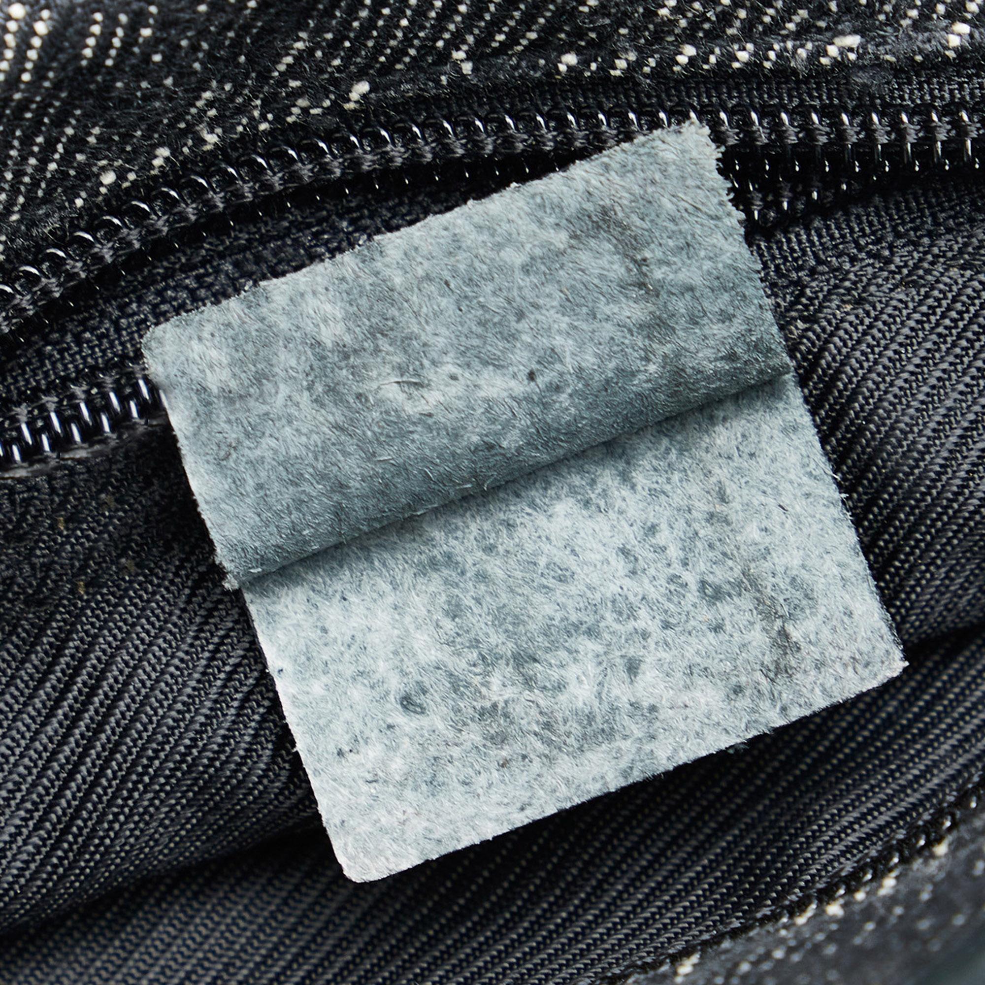 Gucci GG Canvas Shoulder Bag (SHG-tscr8l)