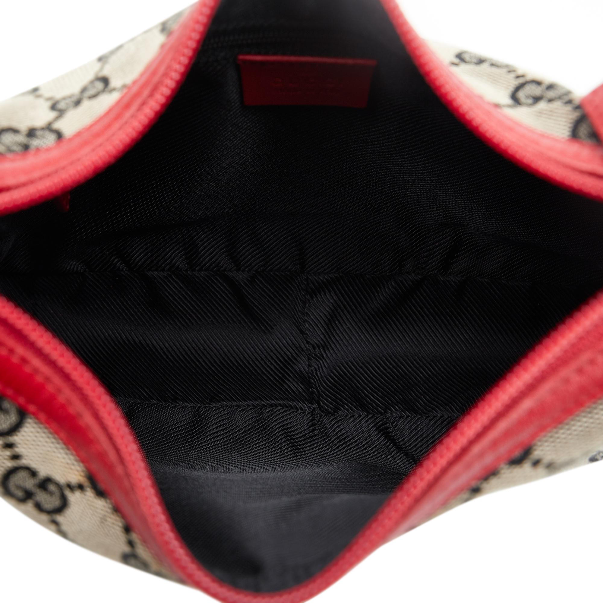 Gucci GG Canvas Shoulder Bag (SHG-FZTgAi)