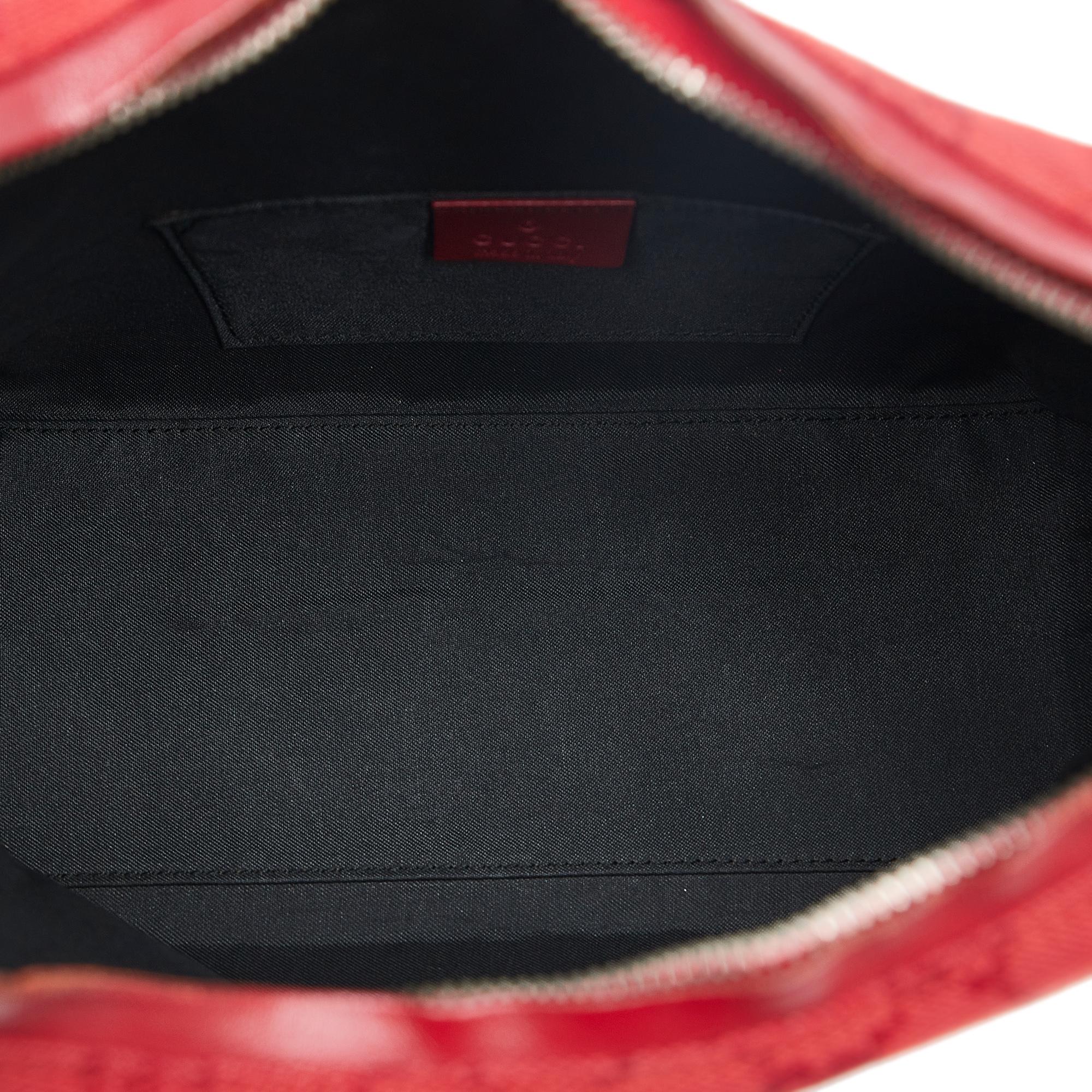 Gucci GG Canvas Shoulder Bag (SHG-iYUCRU)